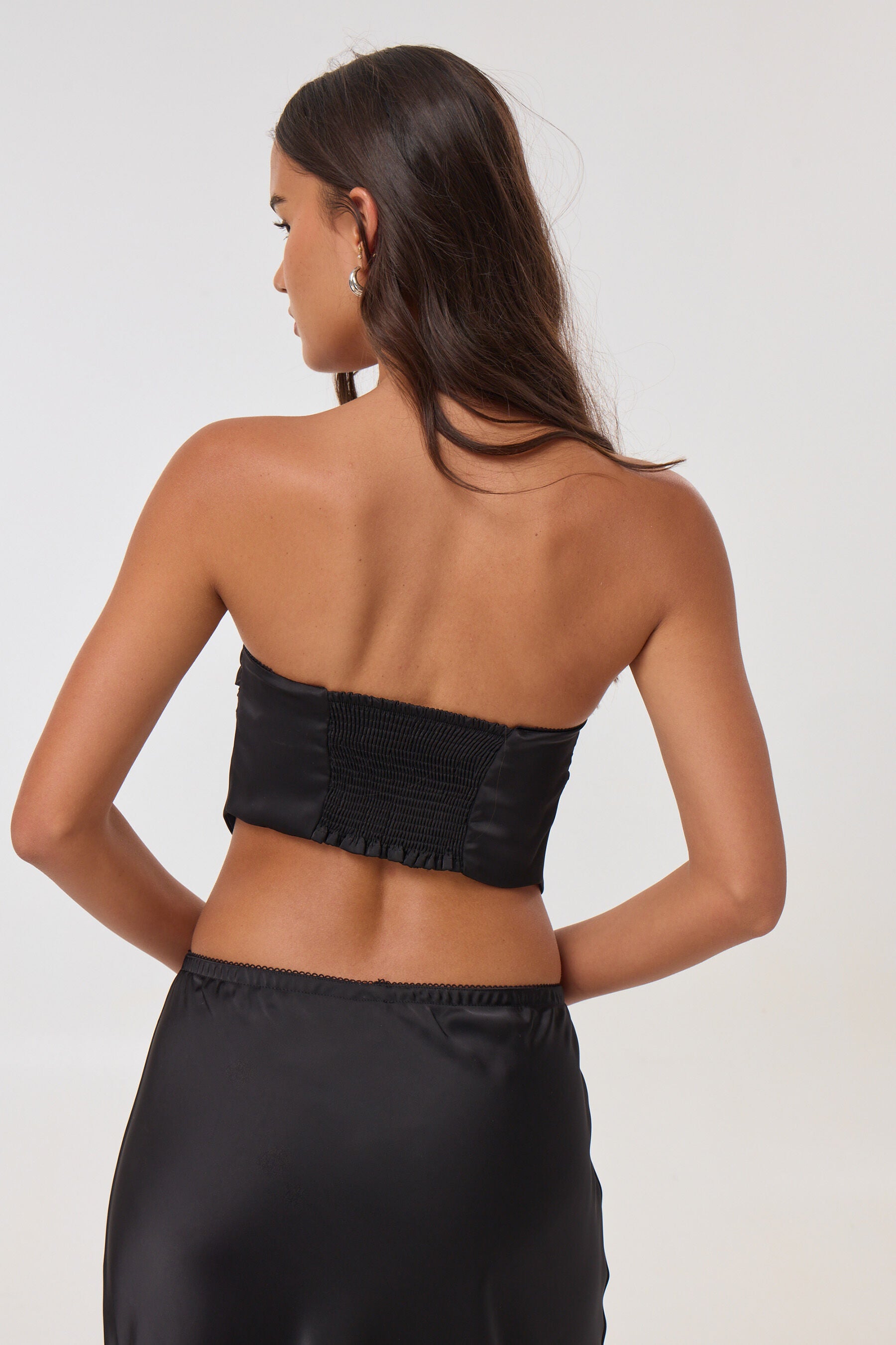 סטרפלס סאטן בנדנה