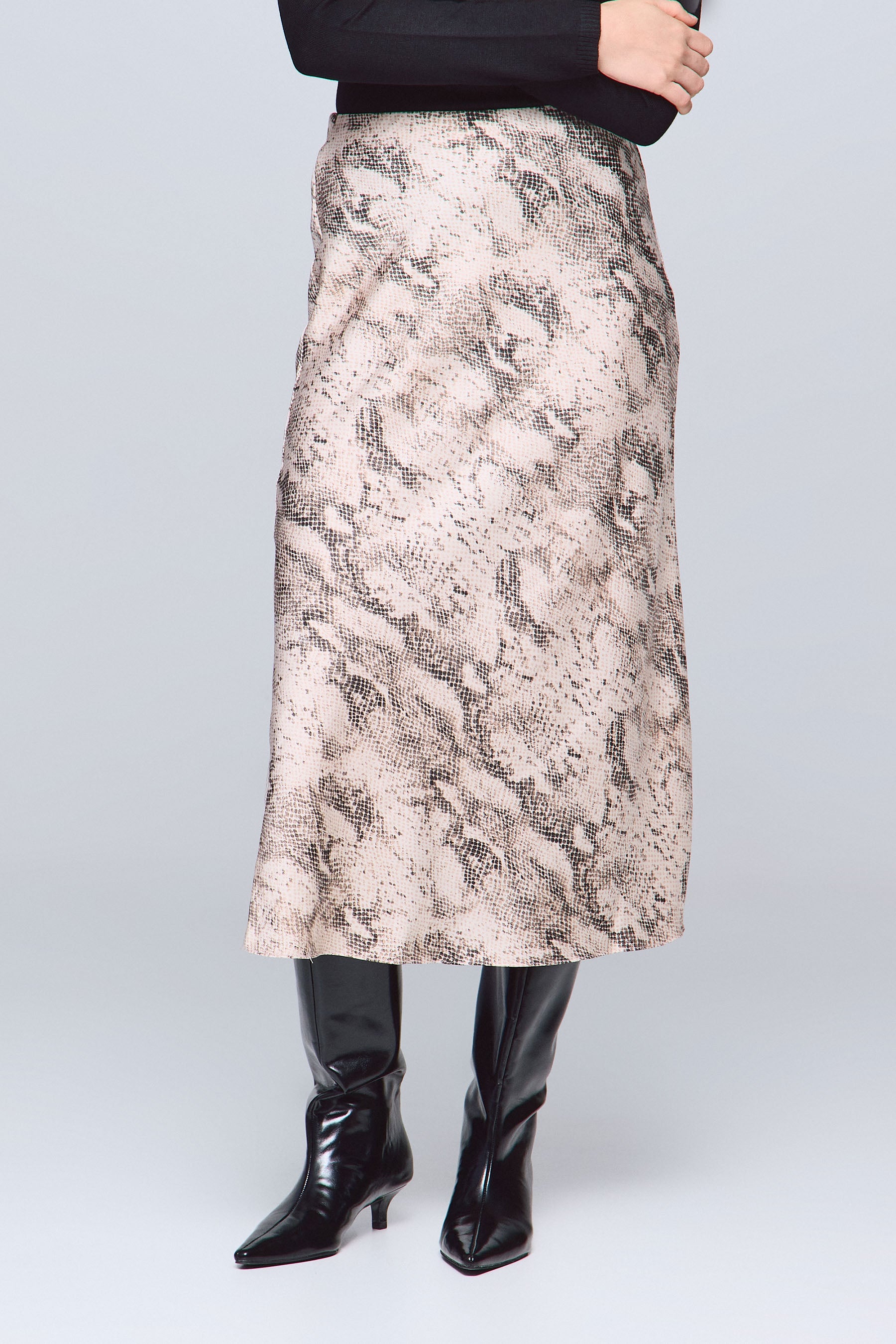 חצאית דפוס נחש