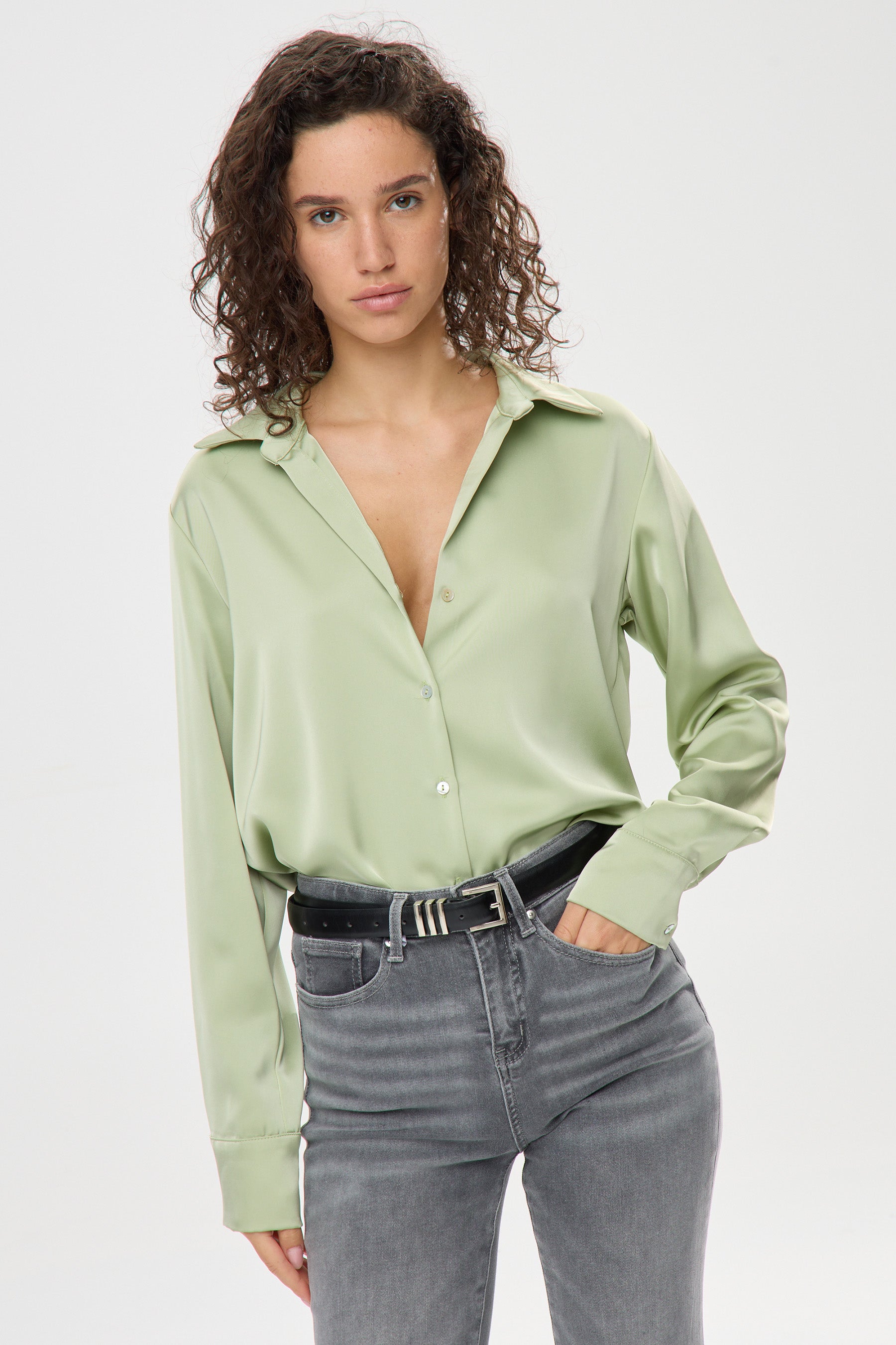 חולצה סאטן שרוולים ארוכים ניו