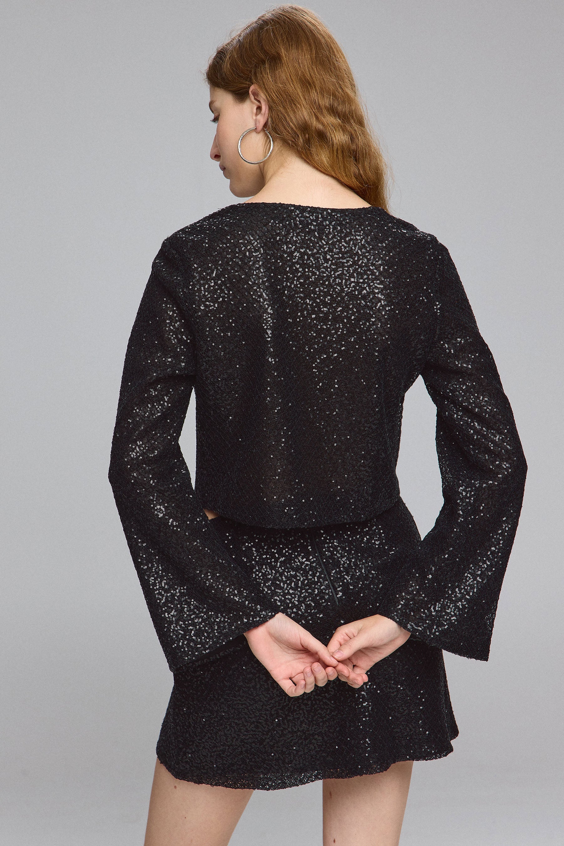 עליונית קשירה פאייטים