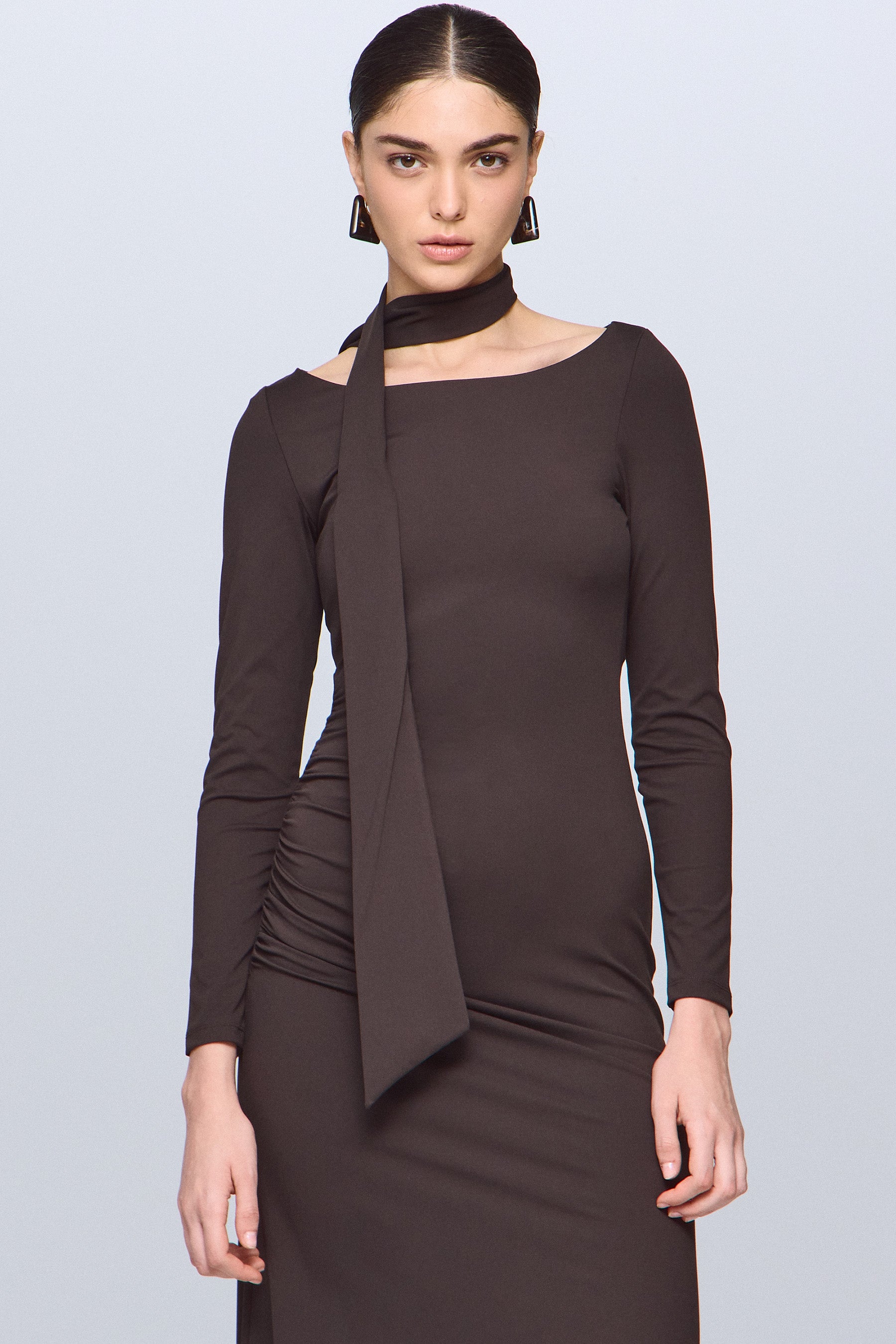 שמלת מקסי עם צעיף