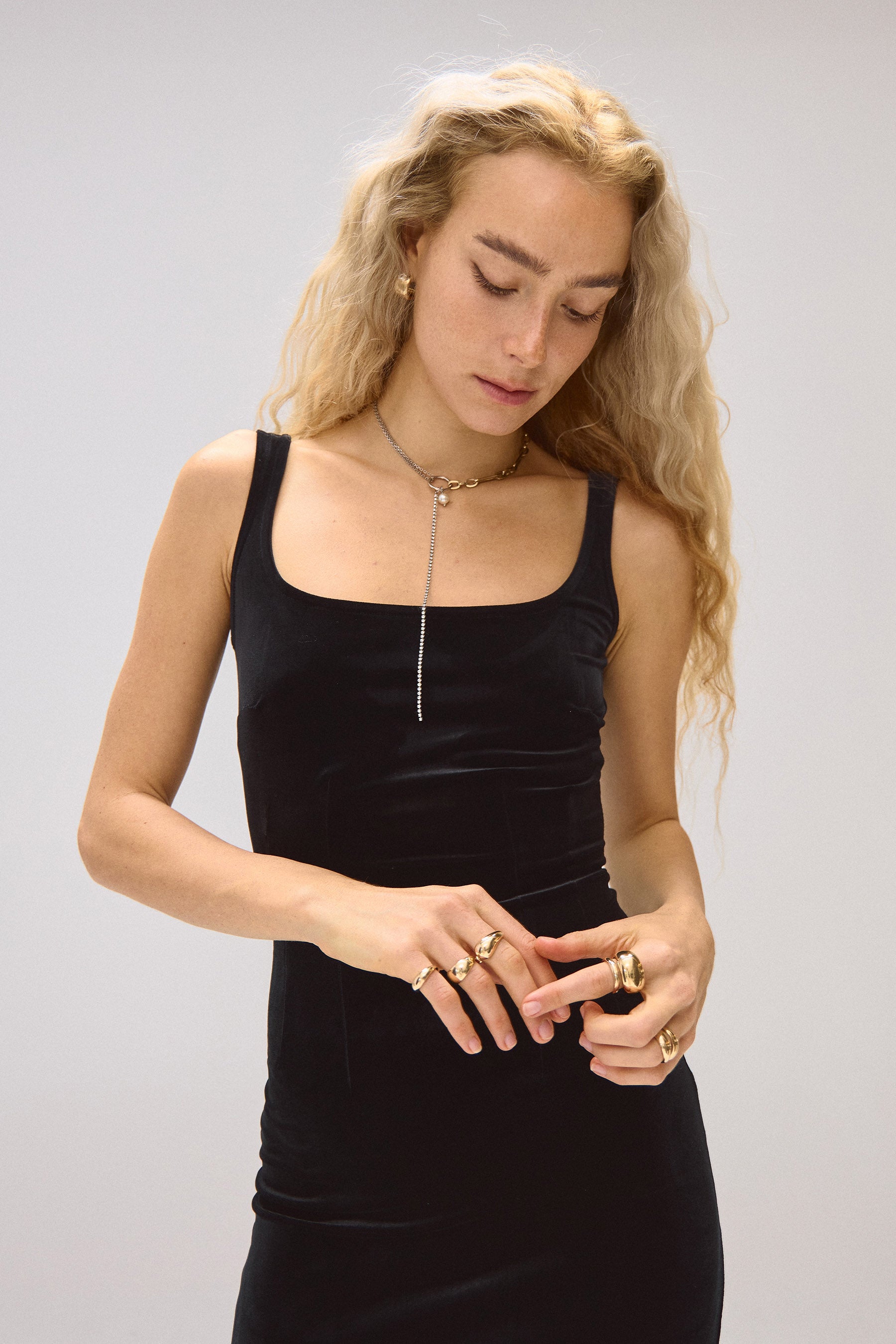 שמלת מידי קטיפה