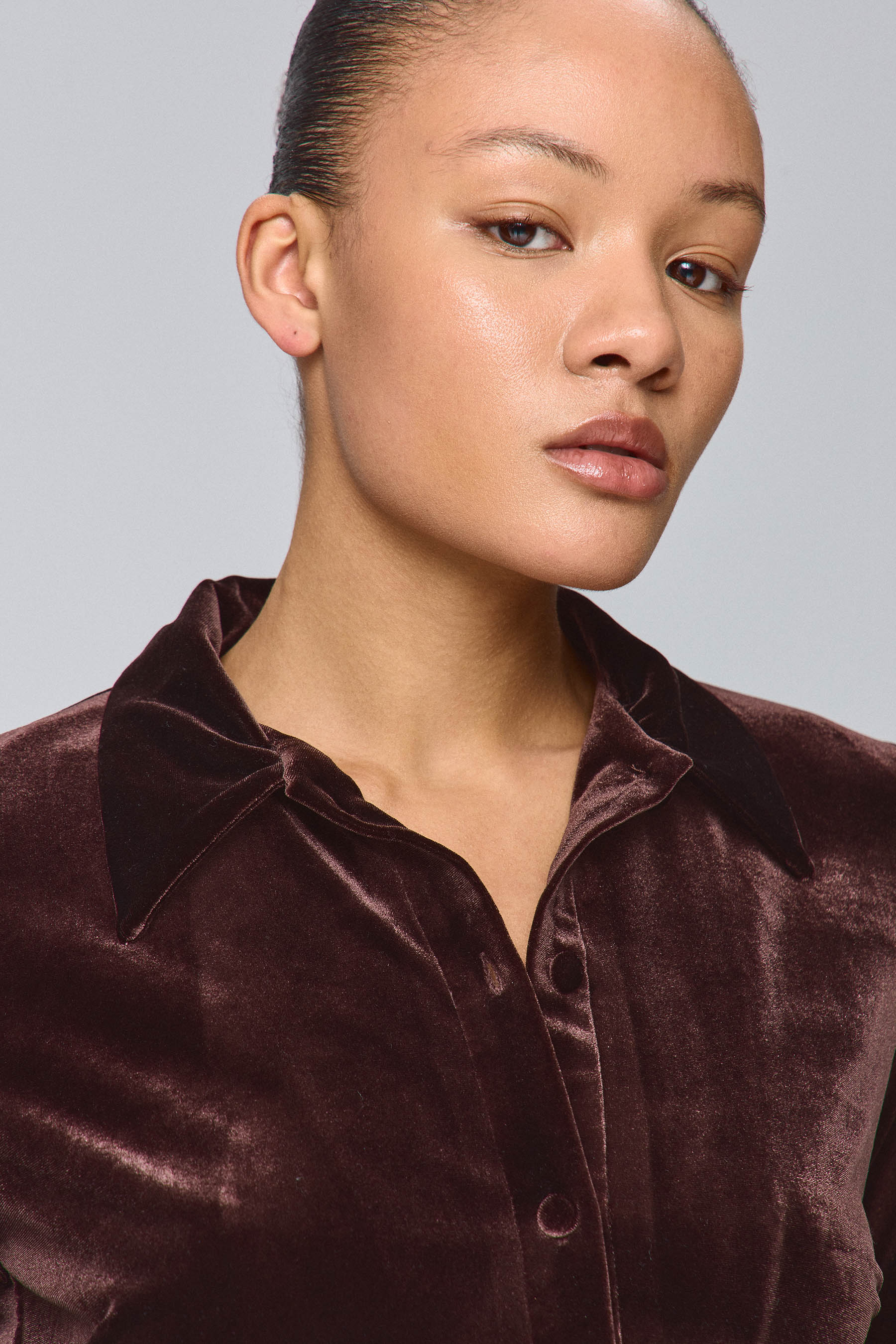 חולצת מכופתרת איבון חומה