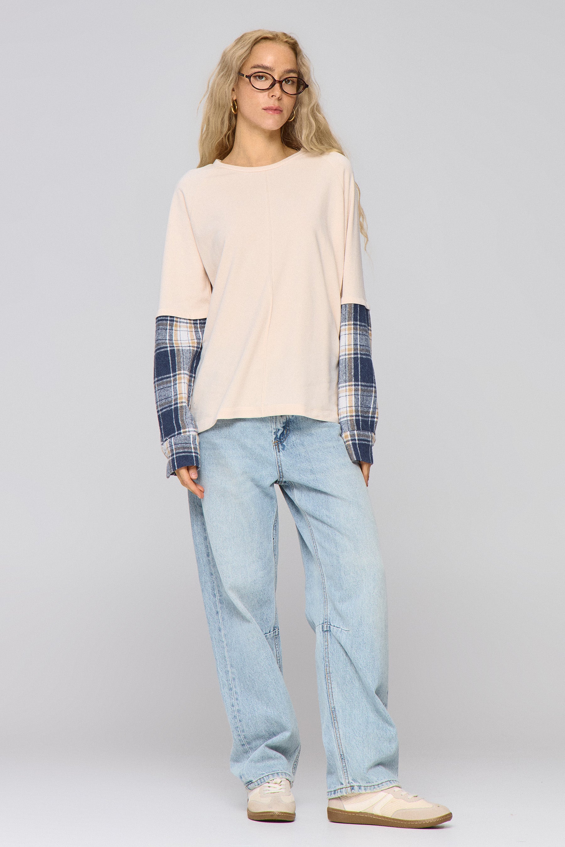 טי רגלן משובצת