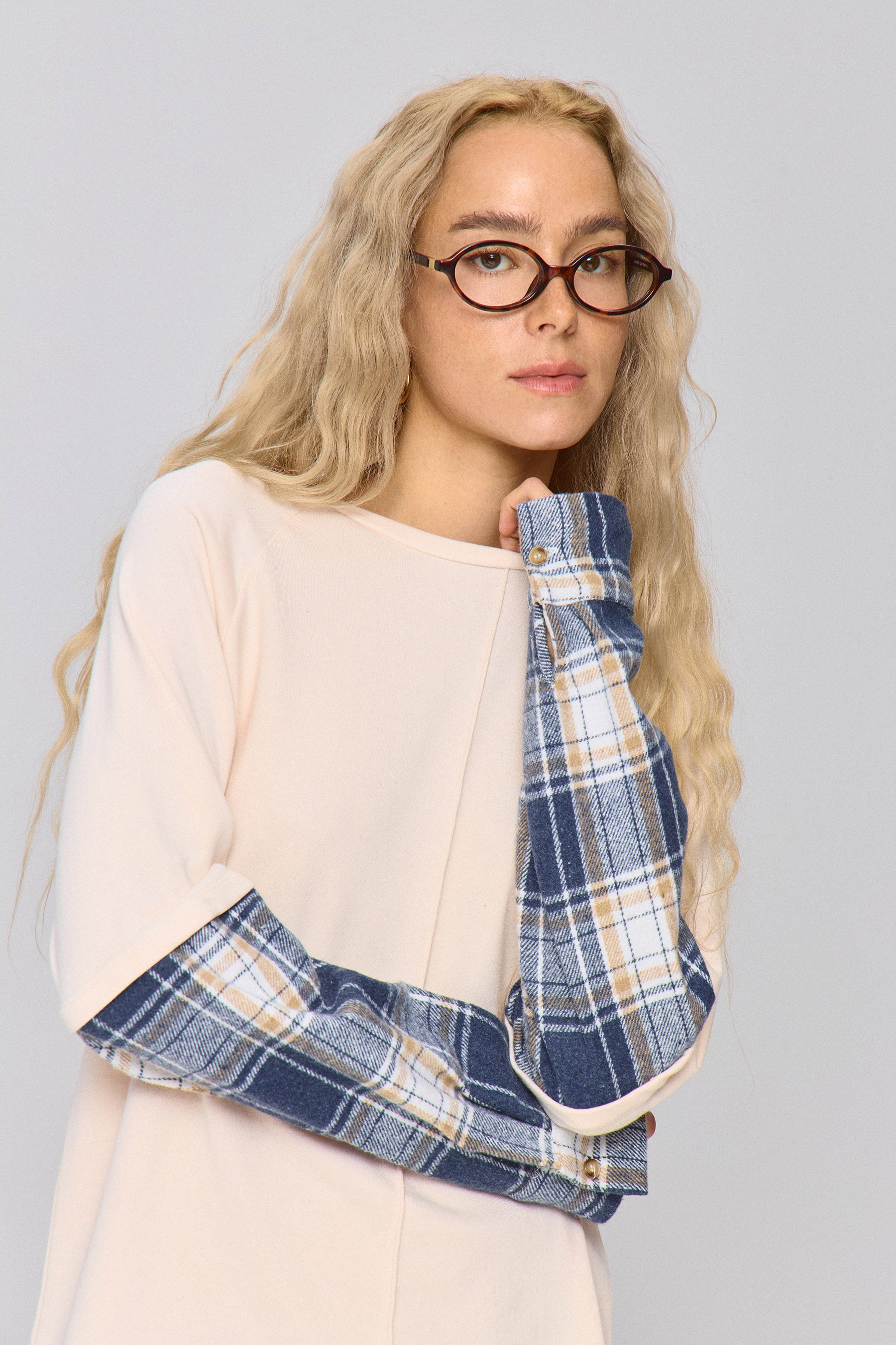 טי רגלן משובצת