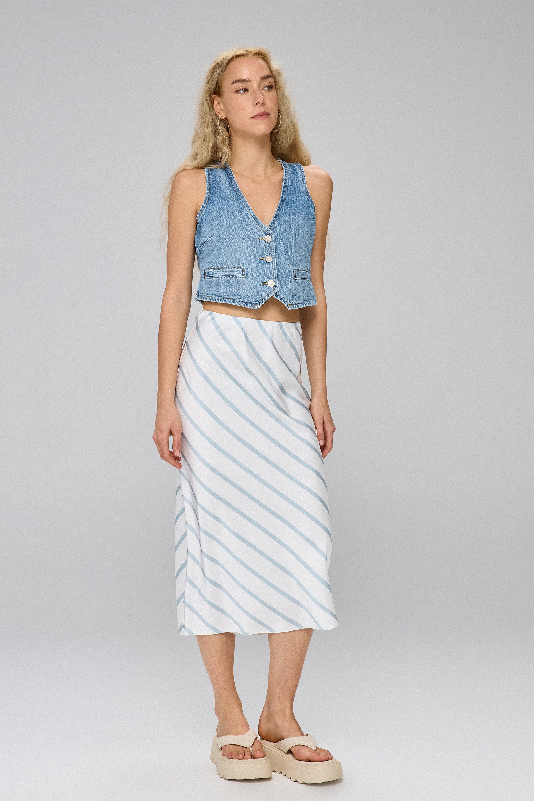 חצאית סאטן פסים