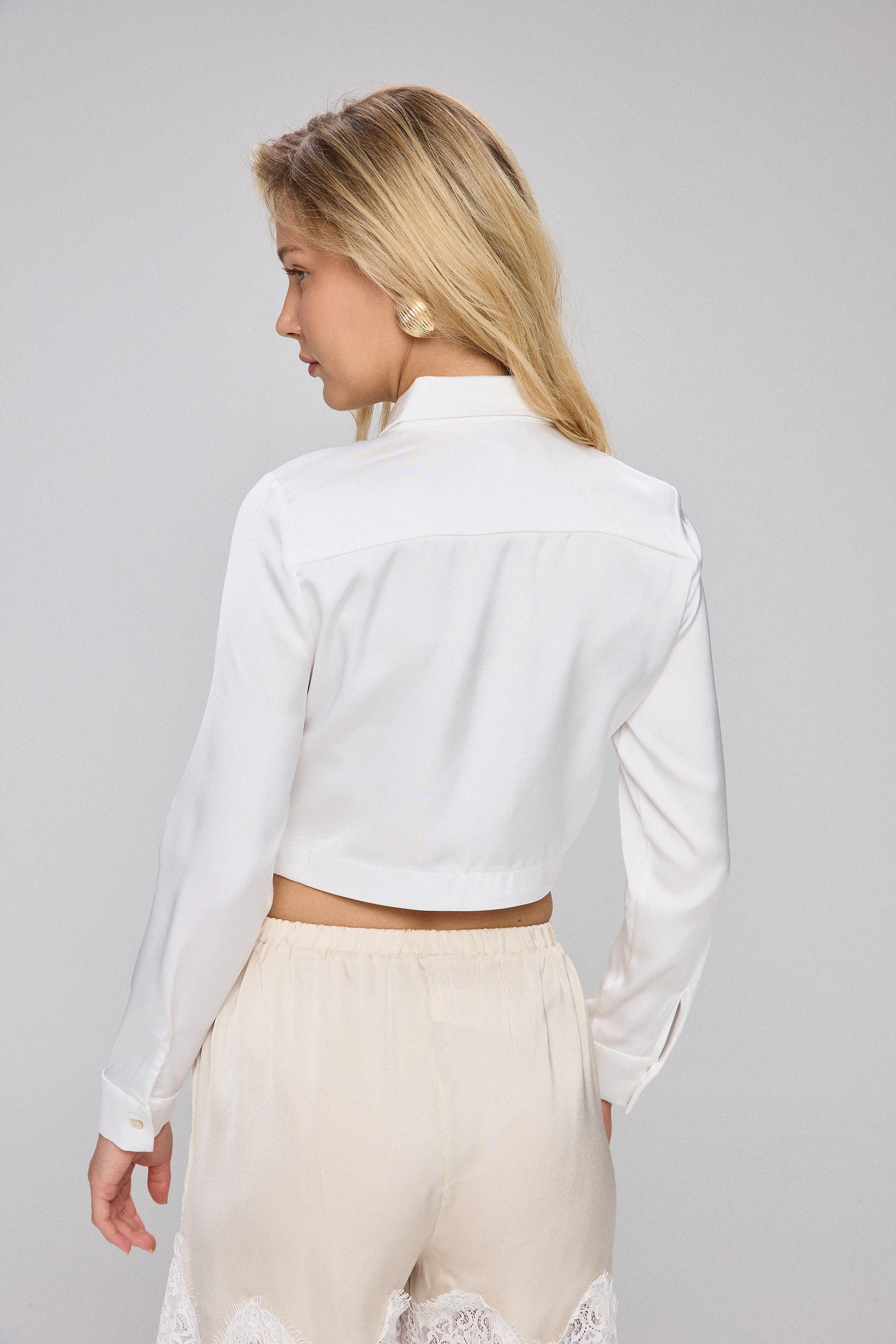 חולצת סאטן קרופ