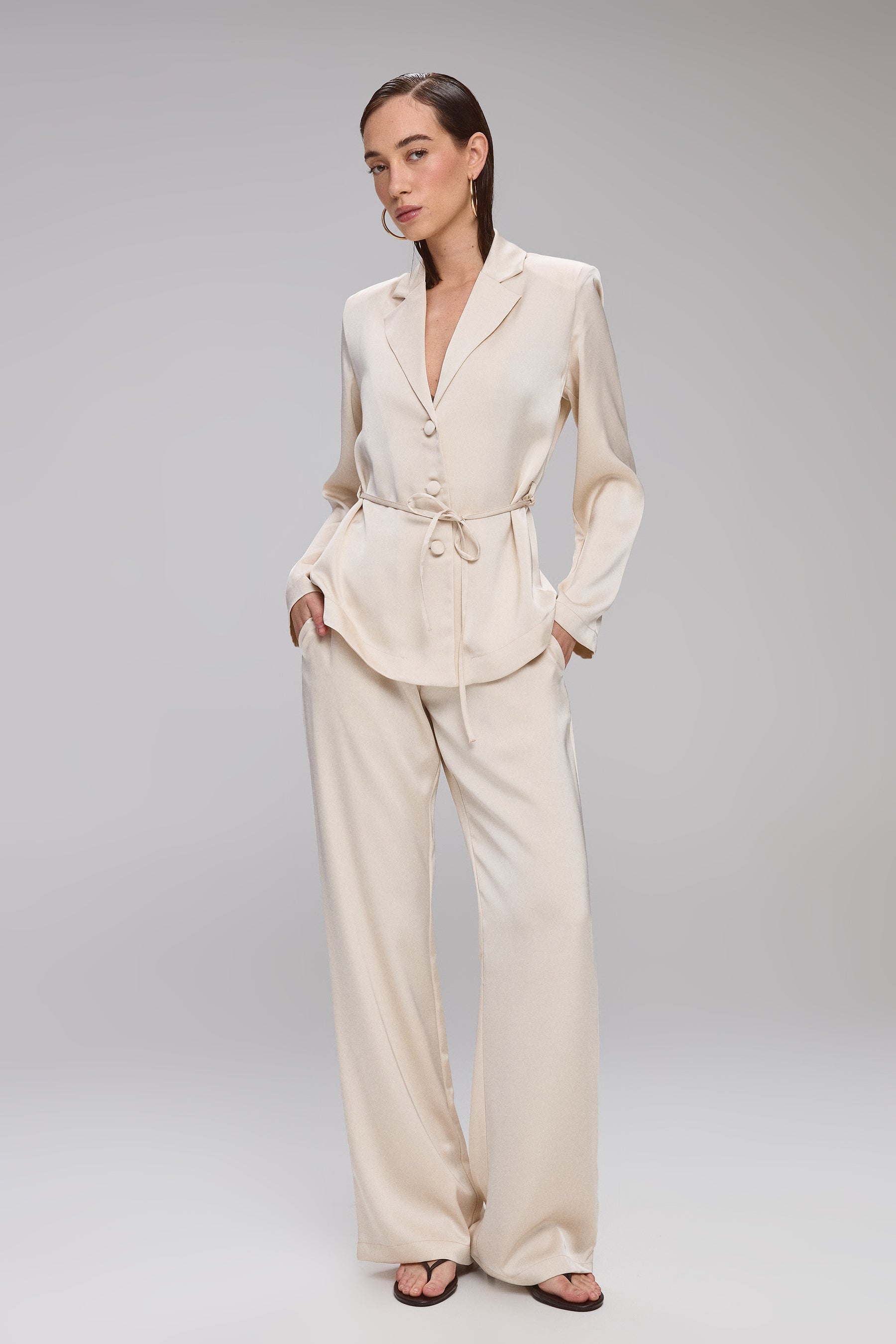 ג'קט סאטן קשירה