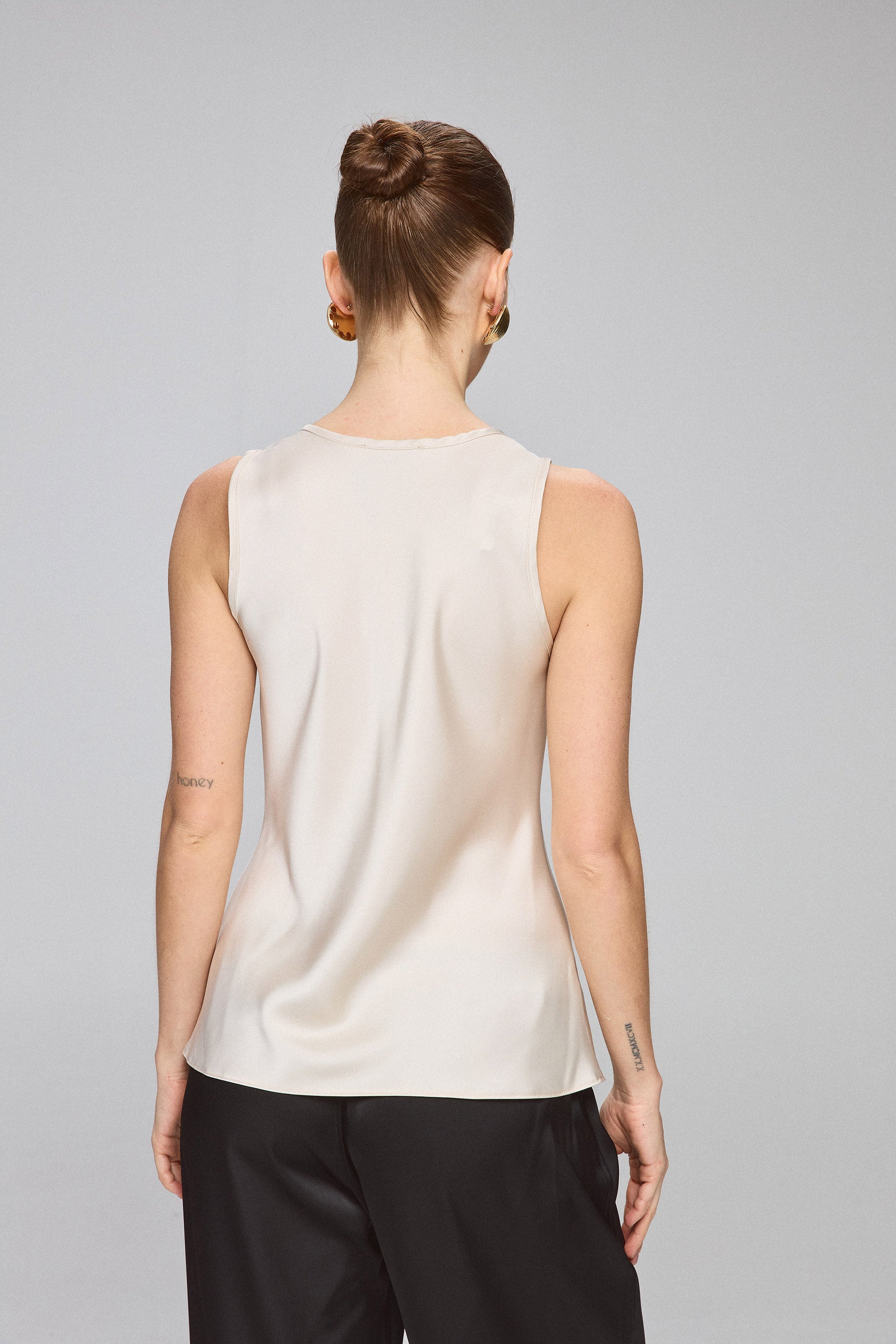 גופיית סטאן וי עמוק