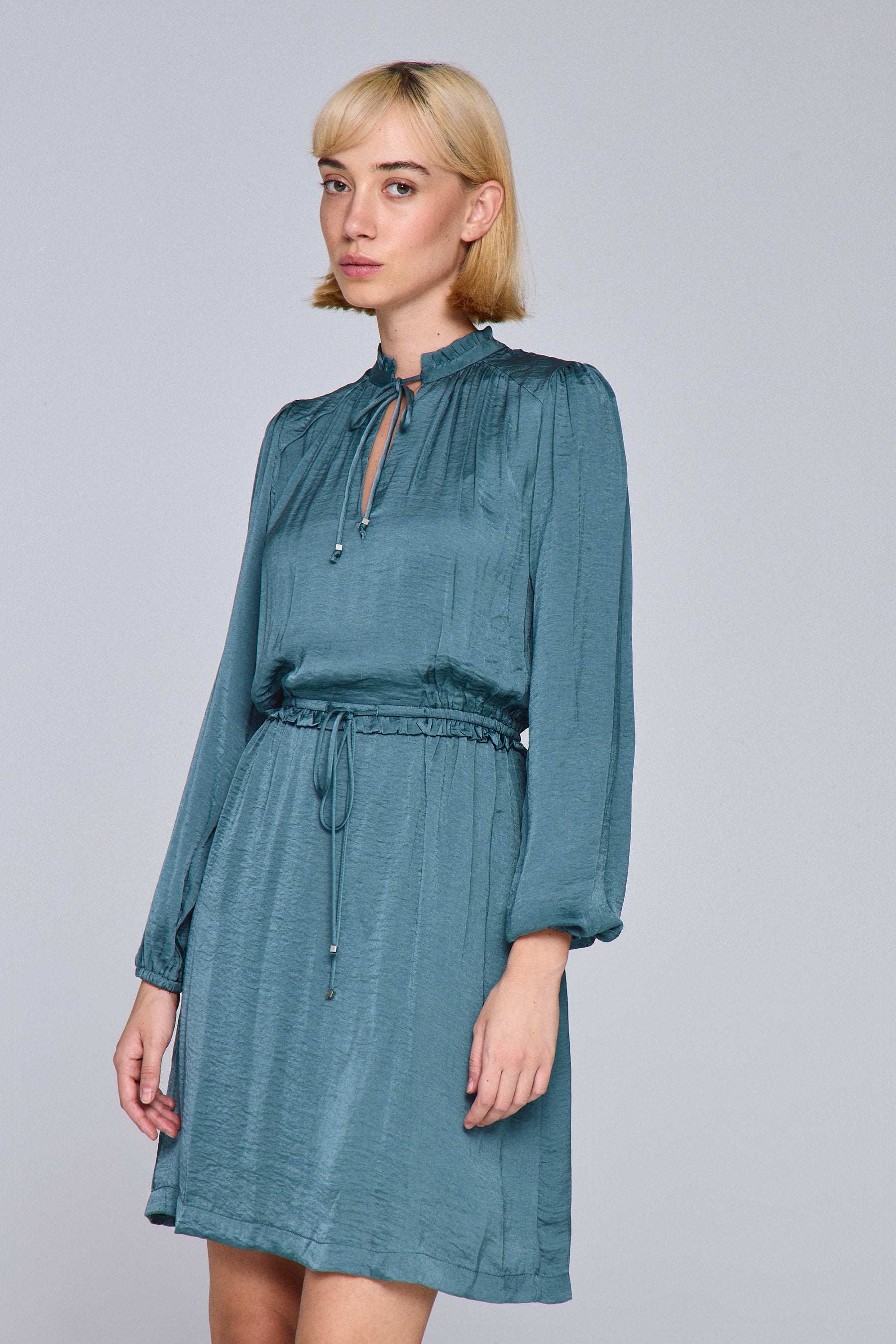 שמלת מיני פלו פלו