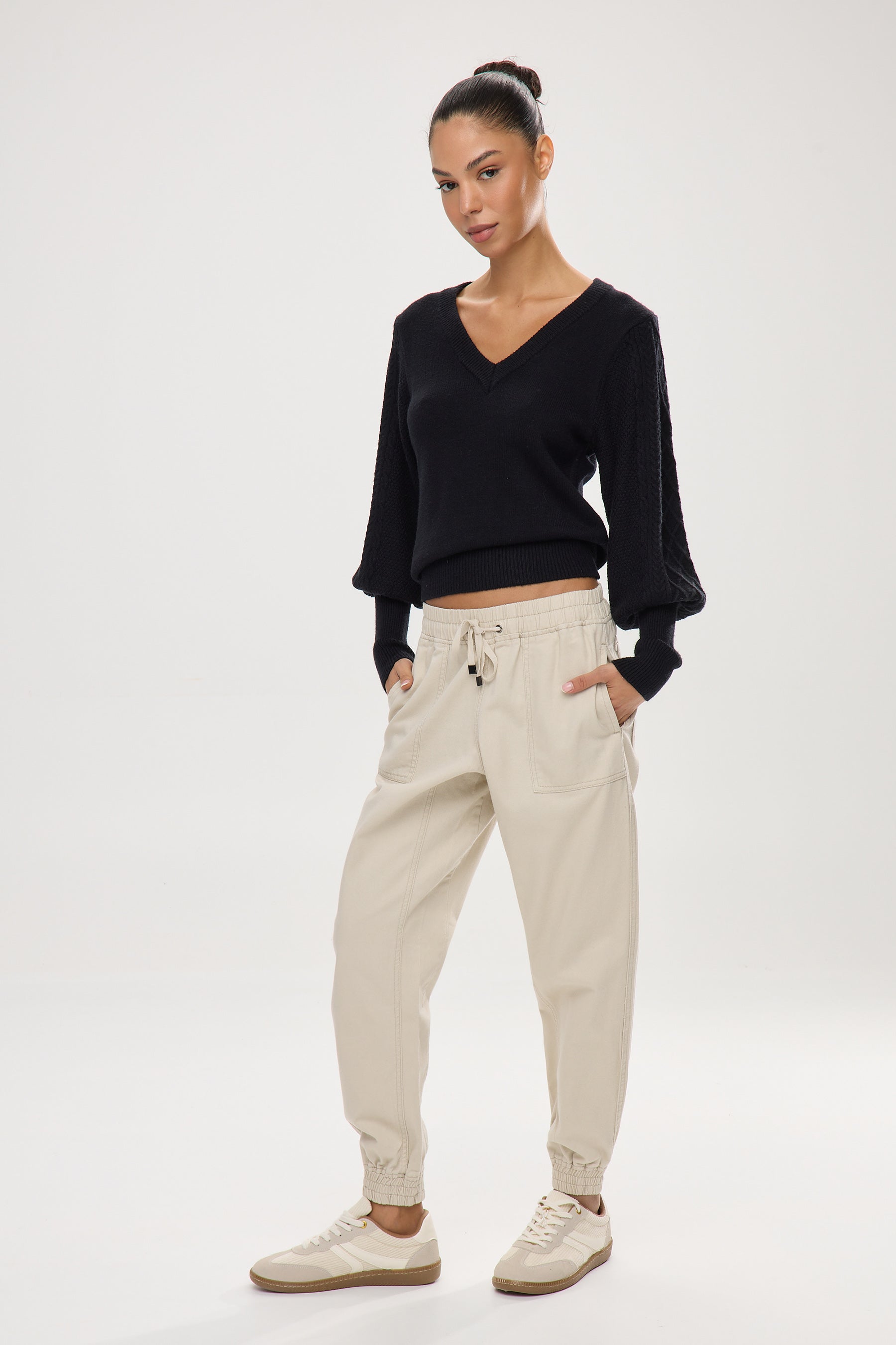 סריג V שרוולי נסיכה צמות