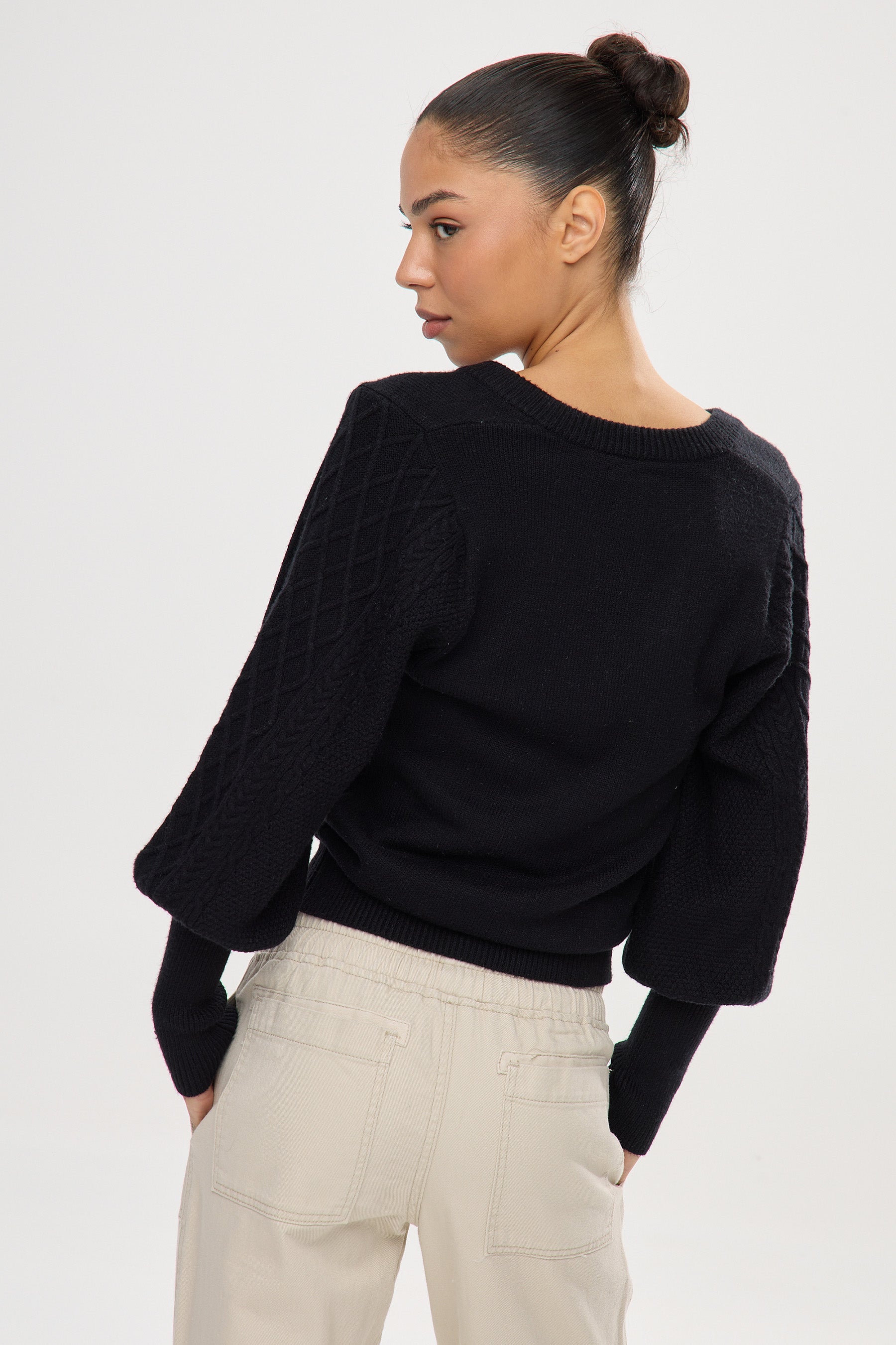 סריג V שרוולי נסיכה צמות