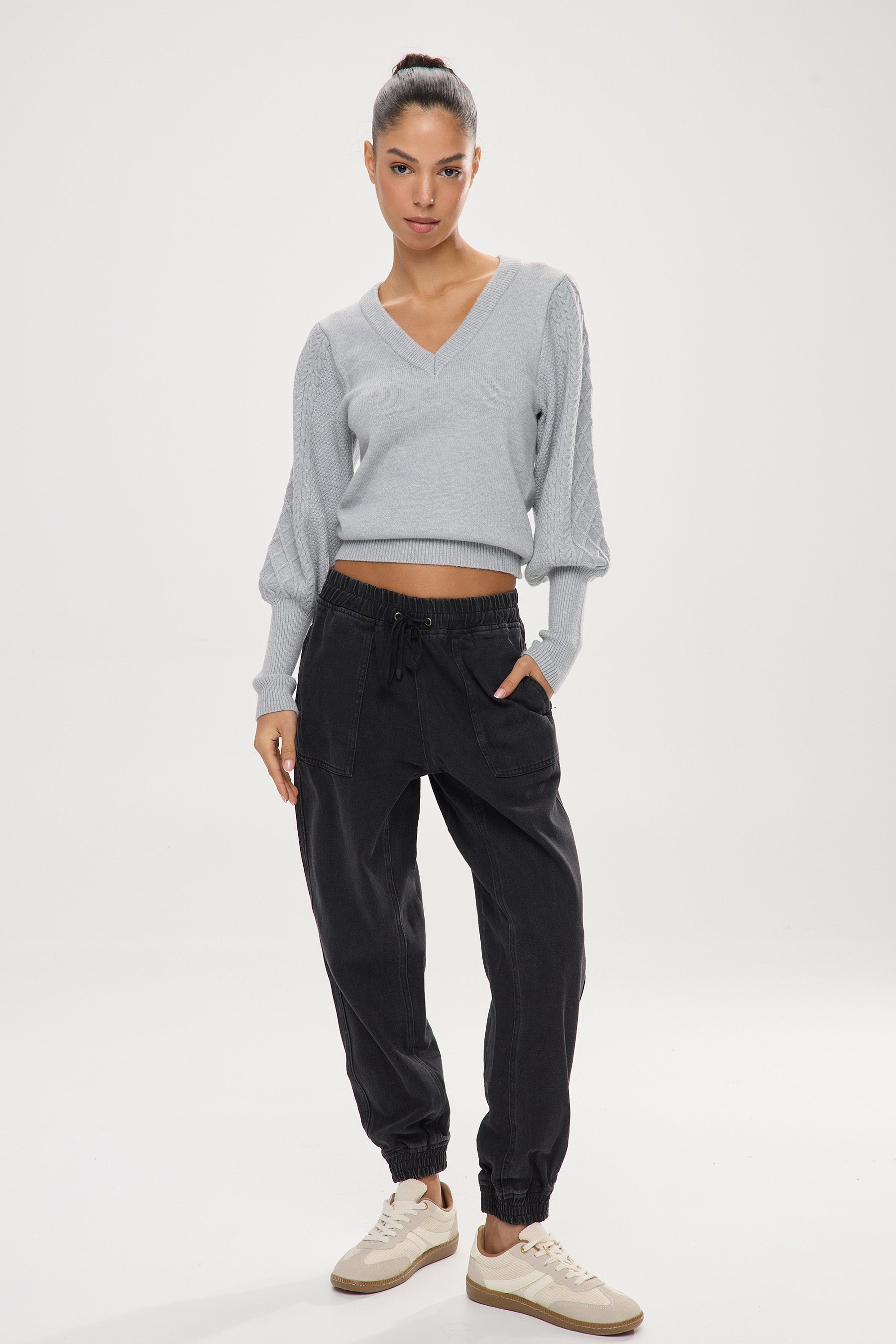 סריג V שרוולי נסיכה צמות