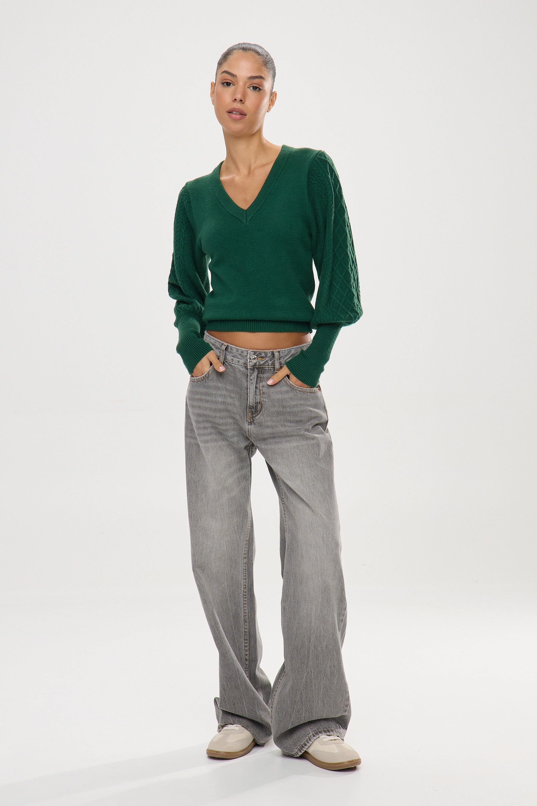 סריג V שרוולי נסיכה צמות