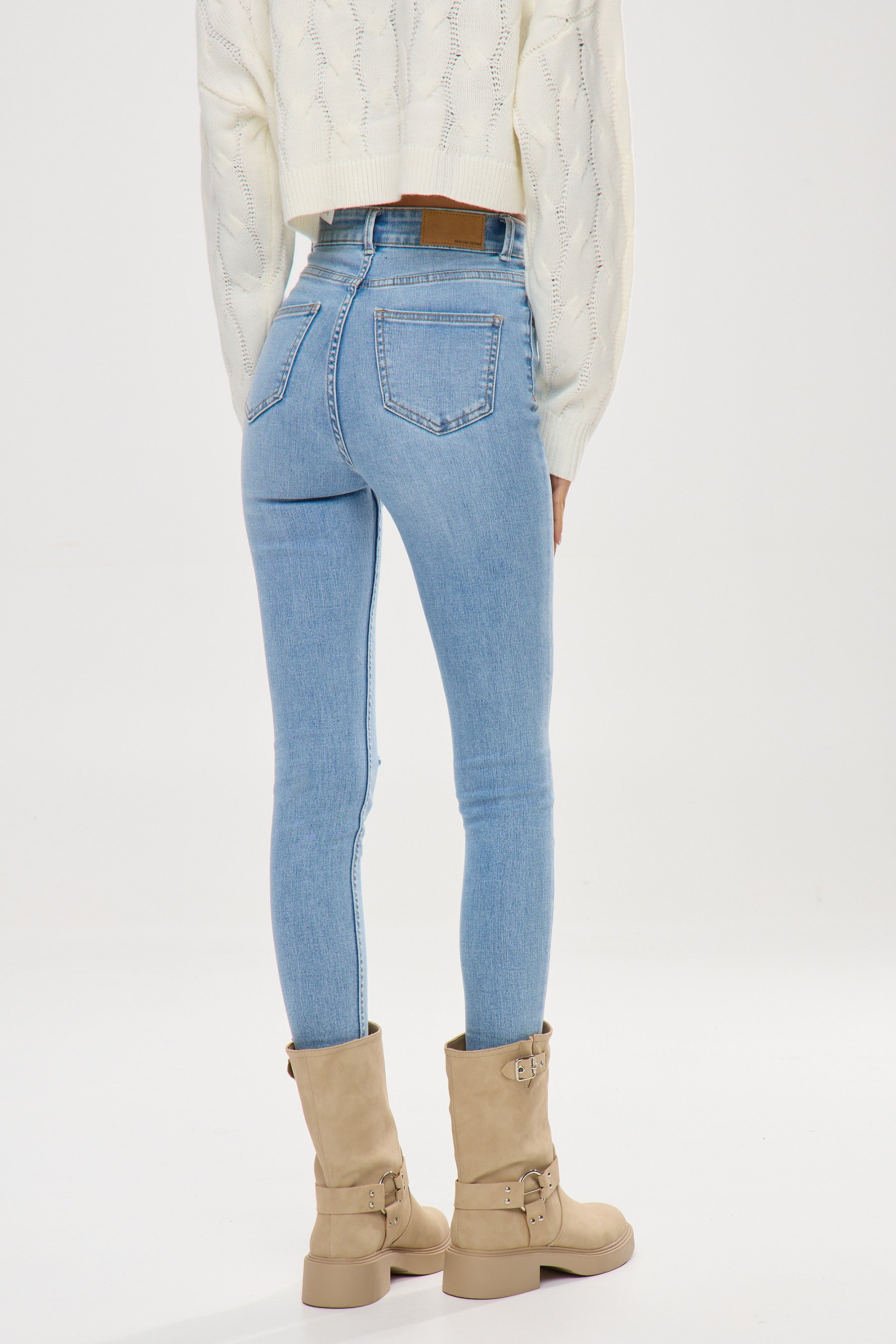 סקיני קרעים סאני