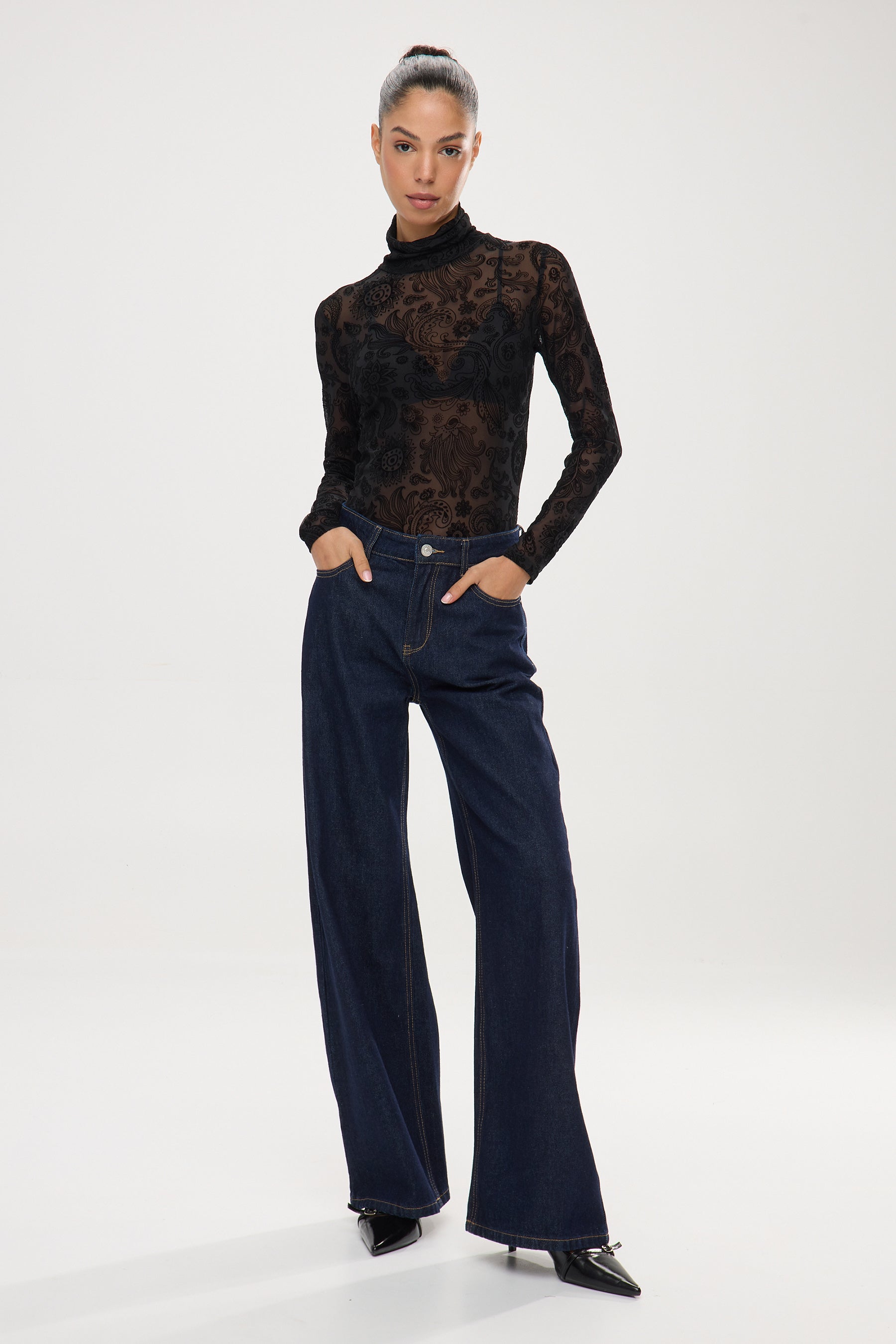 חולצת נויה רזיל