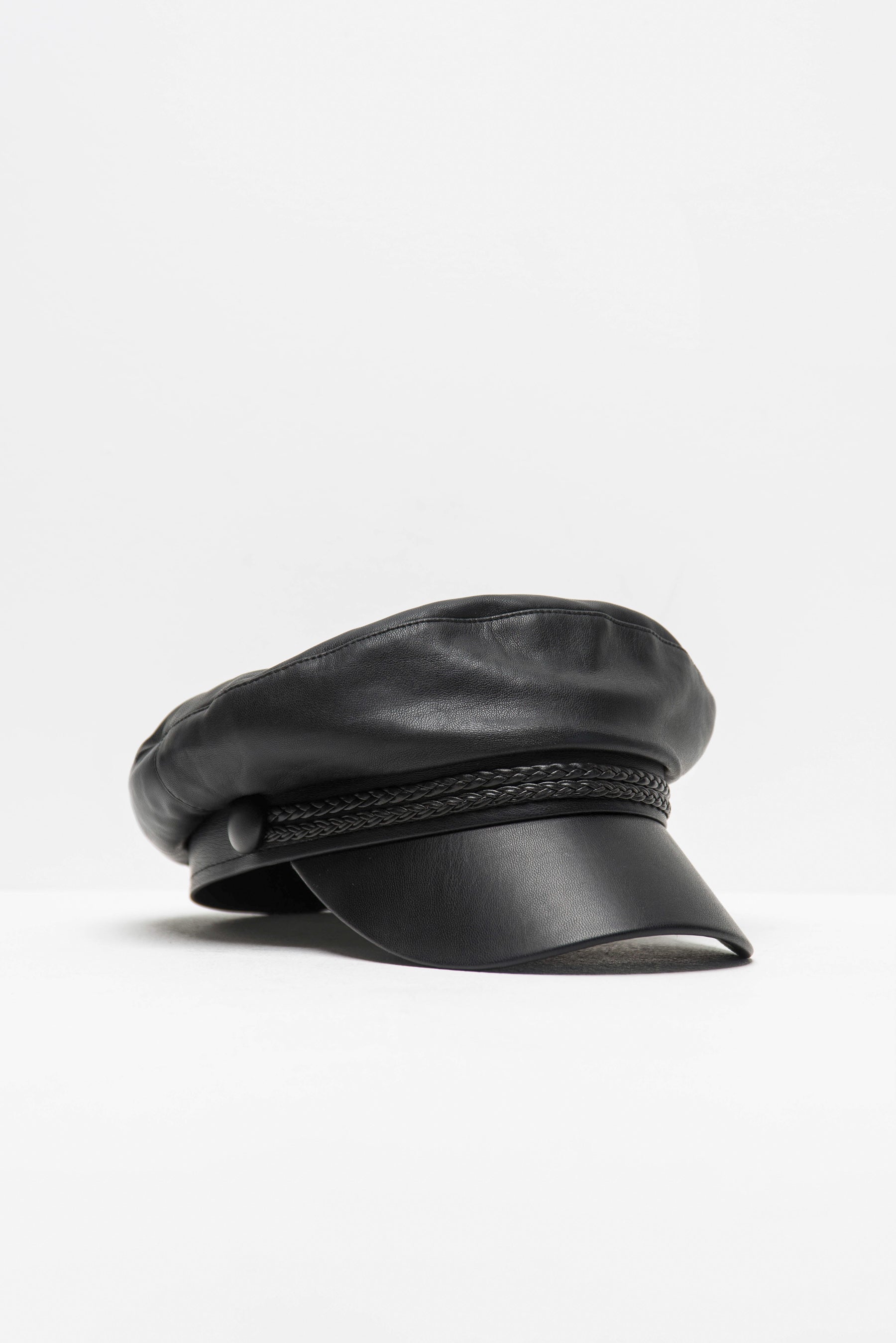 כובע קסקט דמוי עור