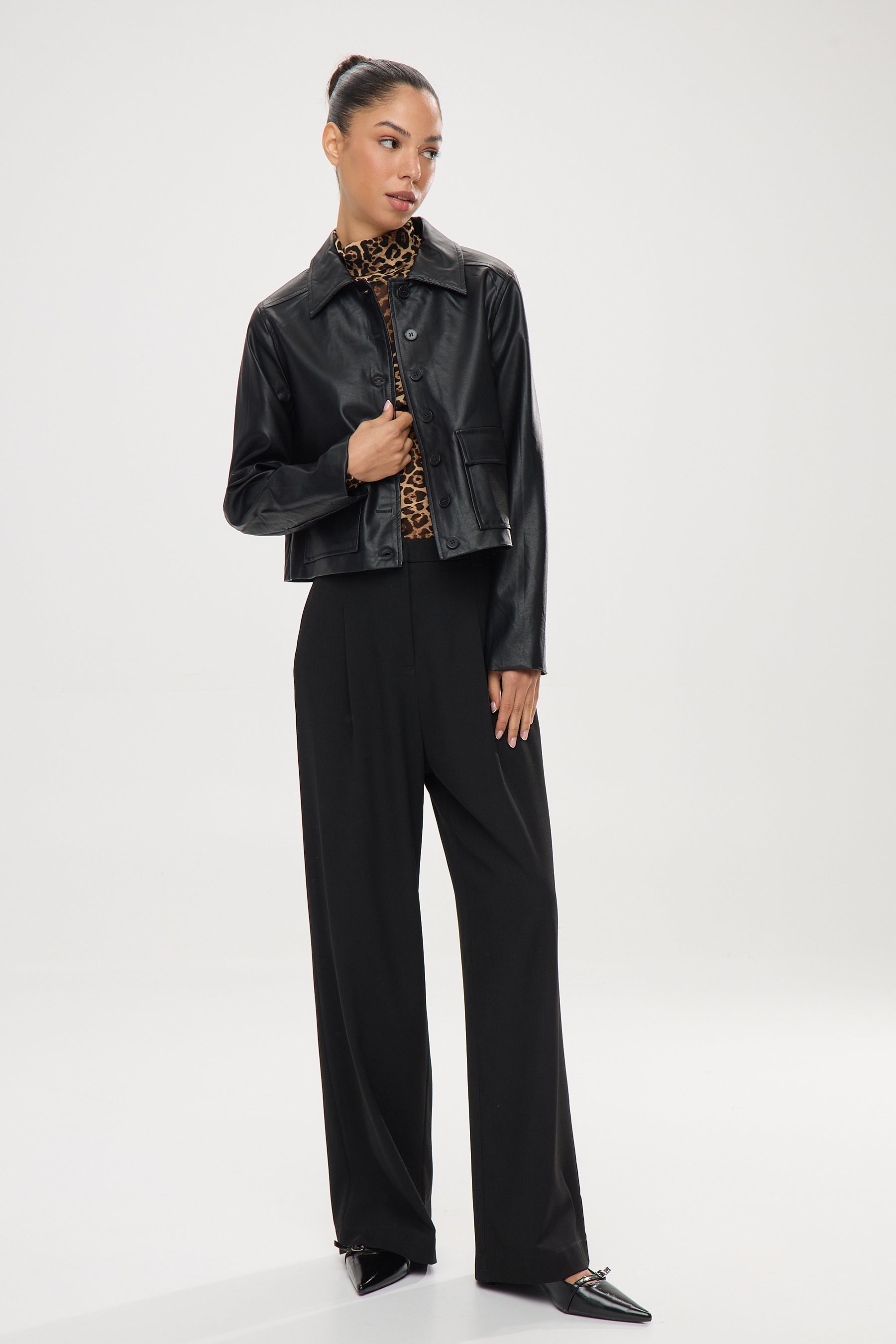 ג'קט פי-יו קרופ עם תיקתקים