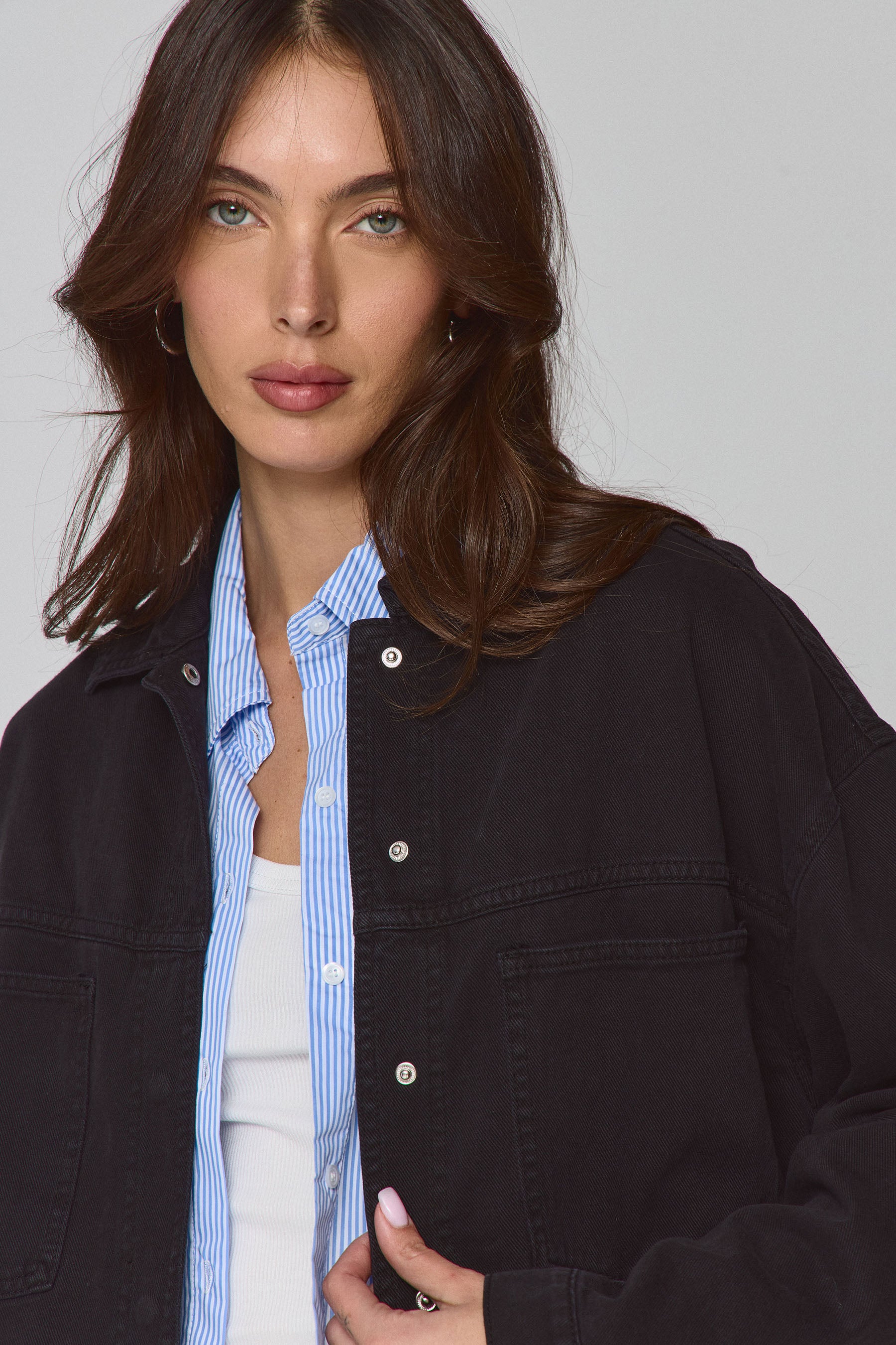 אוברשירט נלי