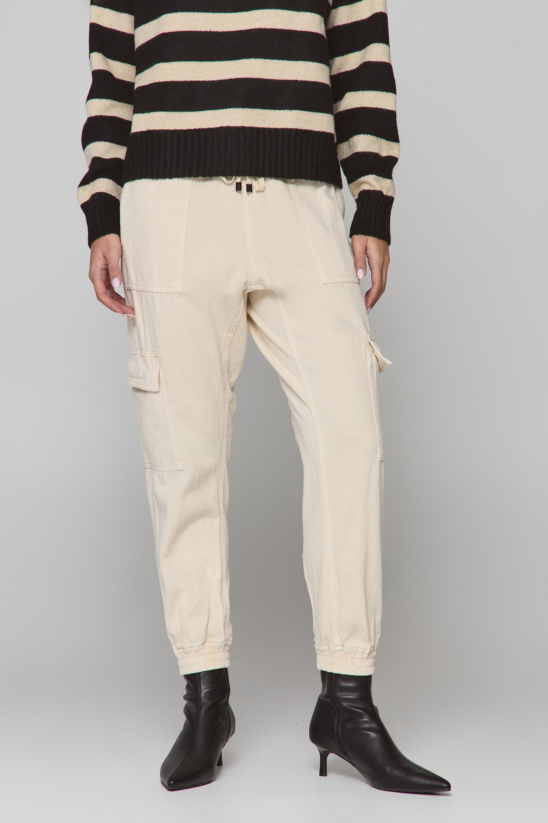 דגמח דריל נלי