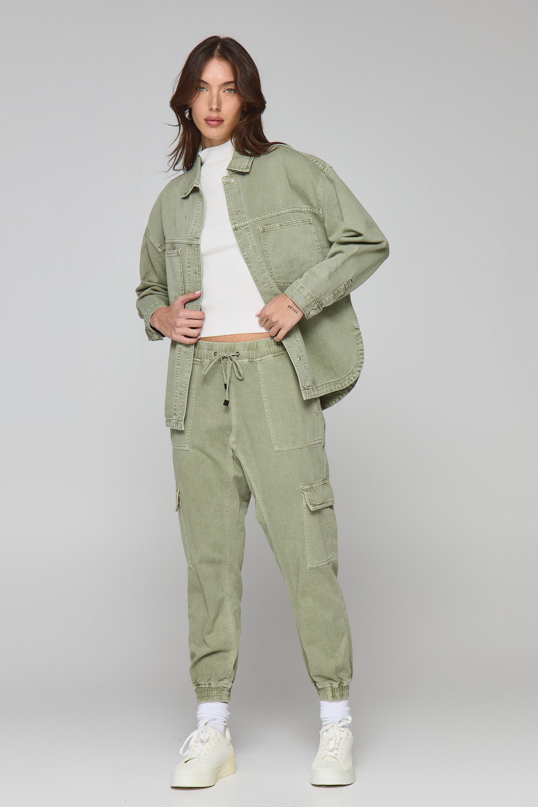 דגמח דריל נלי