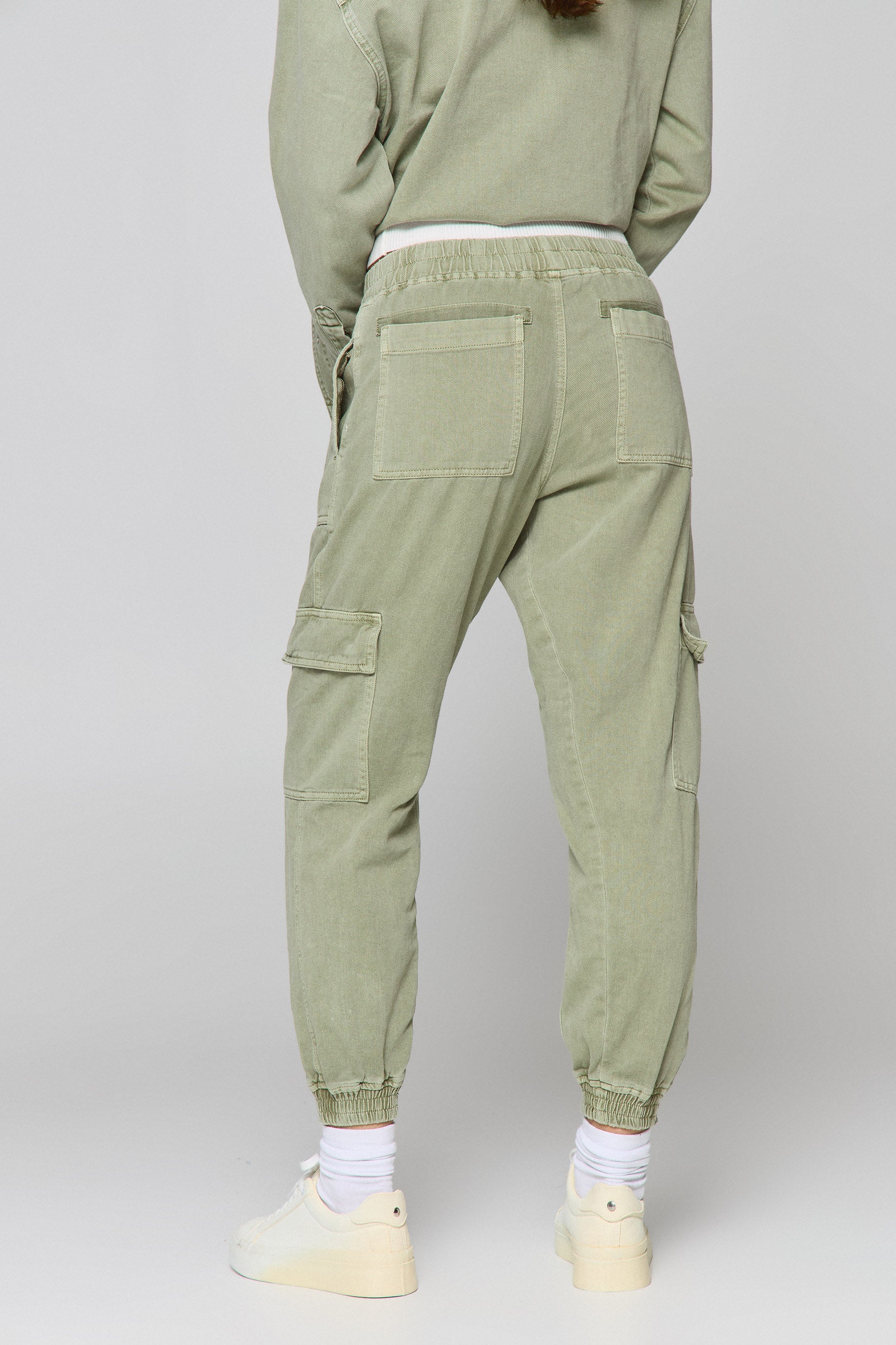 דגמח דריל נלי