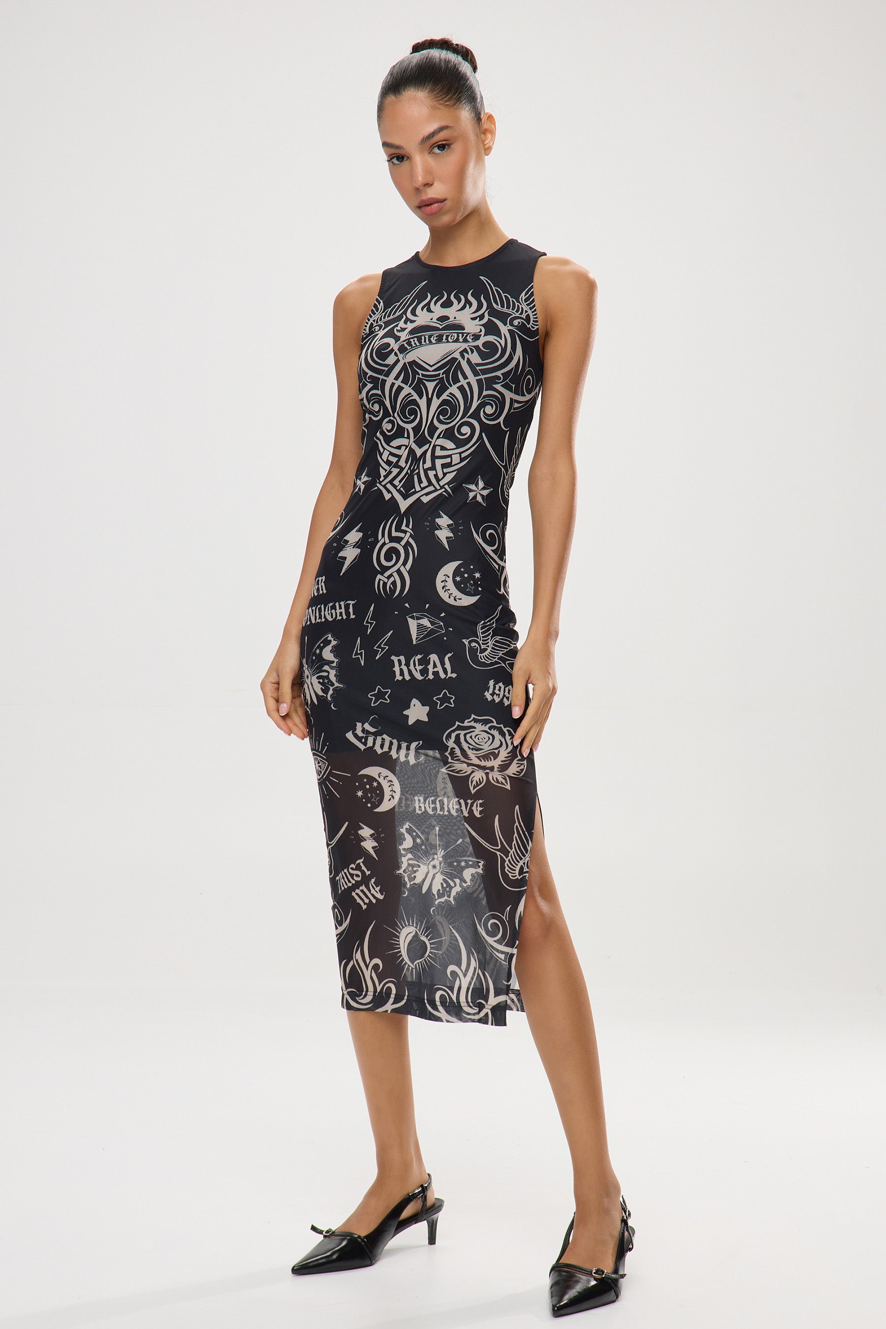 שמלת גופייה קעקועים