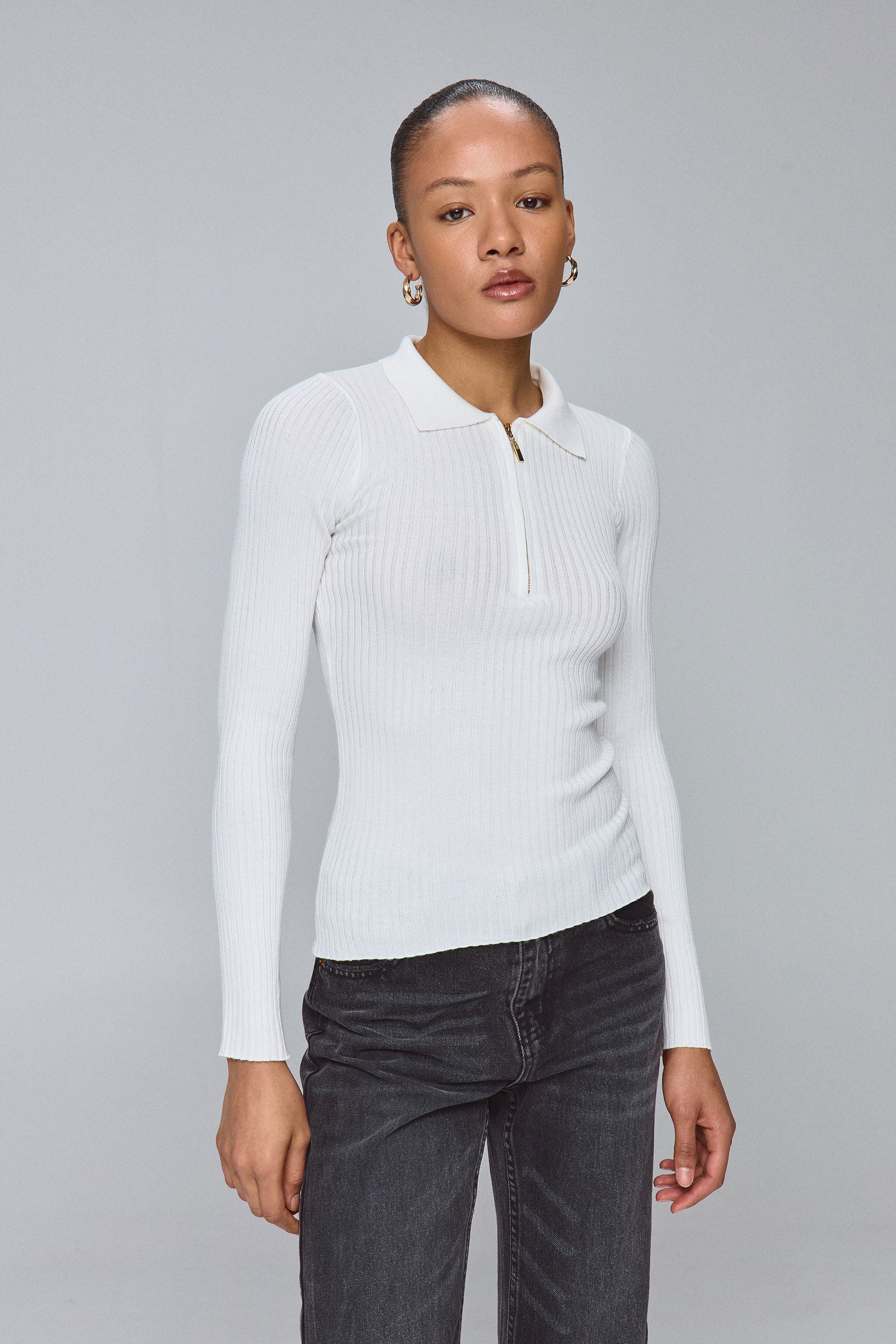 סריג צווארון עם רוכסן