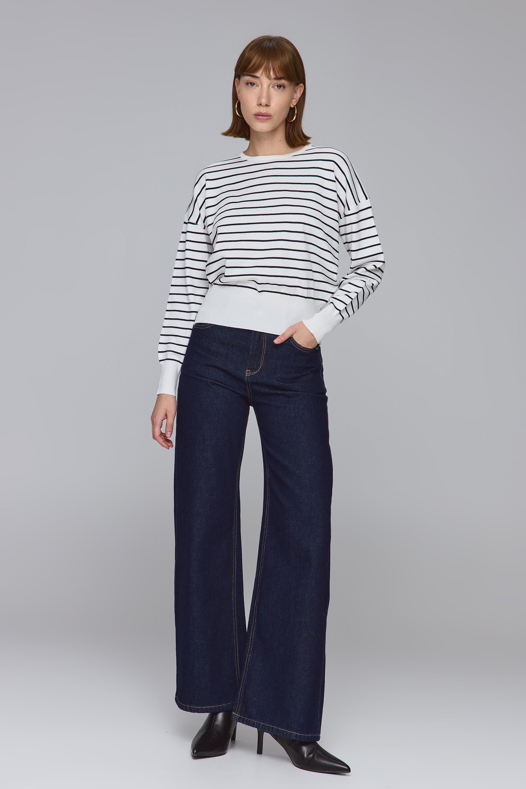 סריג ניקי בלוזון