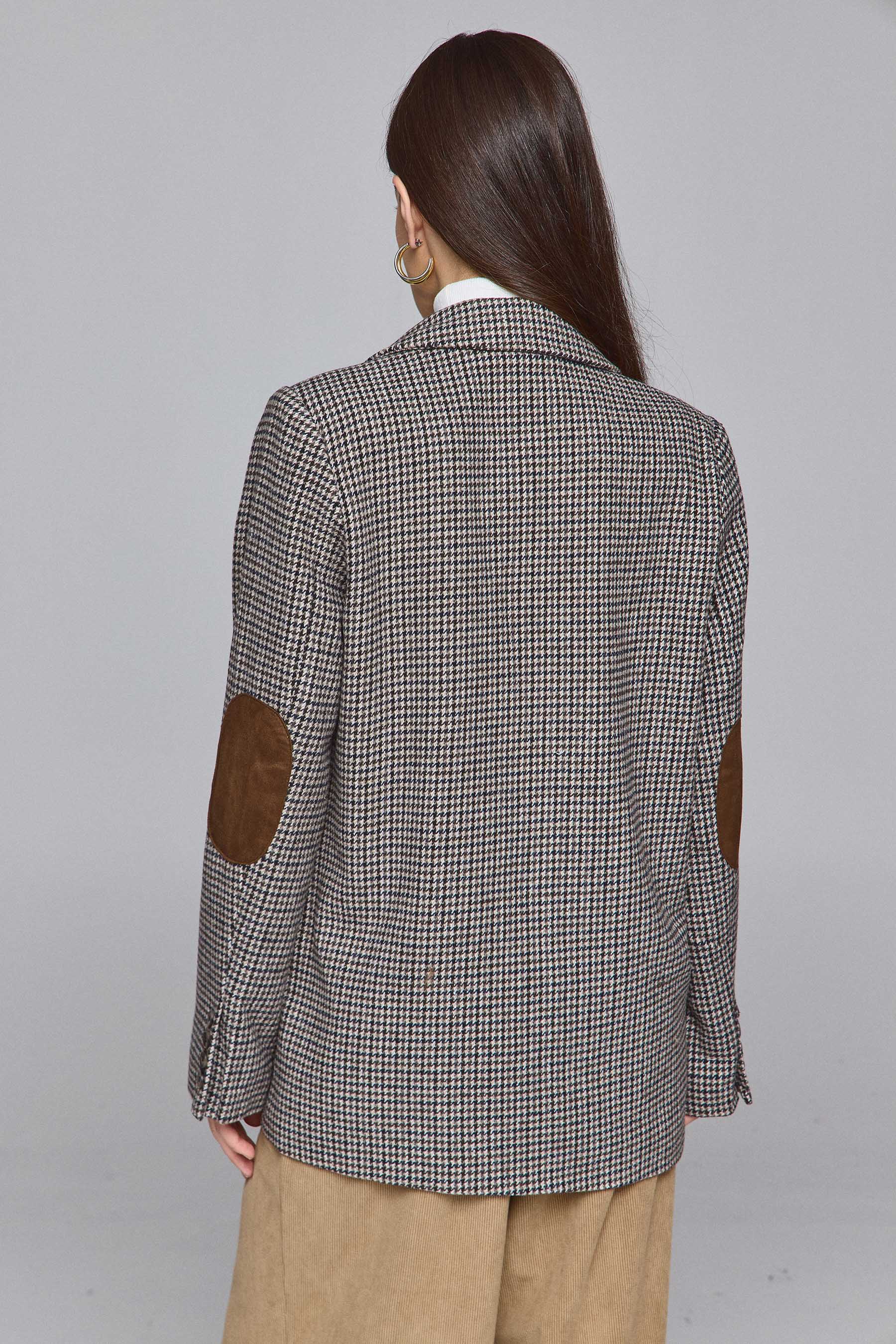 ג'קט משבצות עם פטץ'