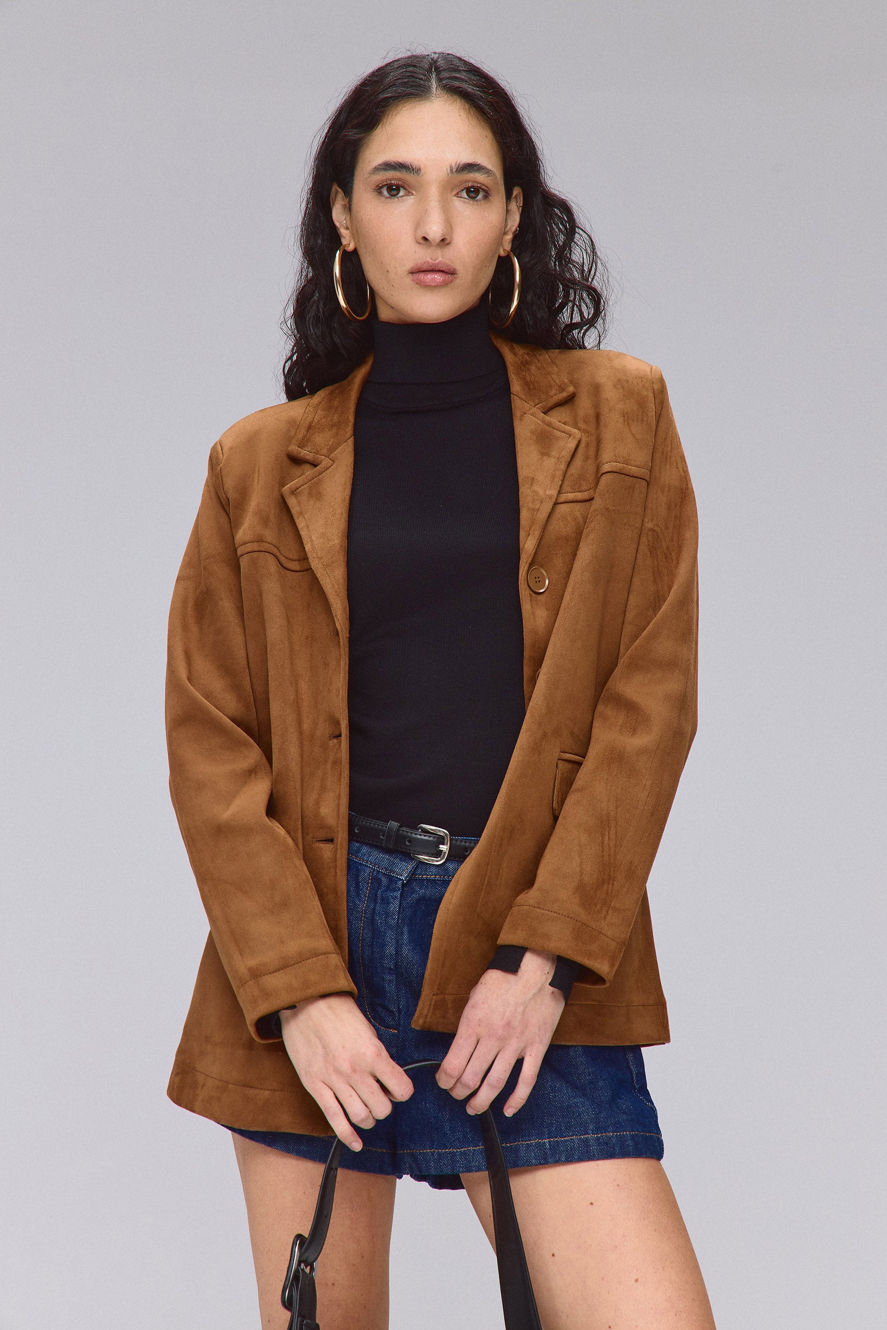 ג'קט מחוייט זמש