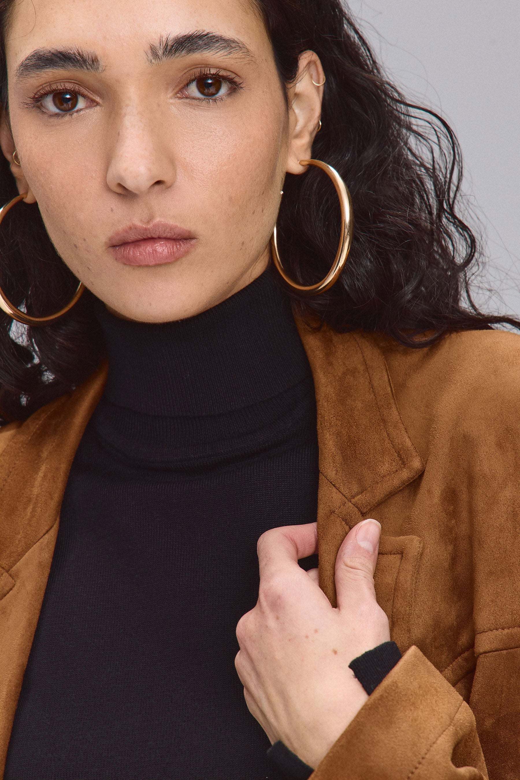 ג'קט מחוייט זמש