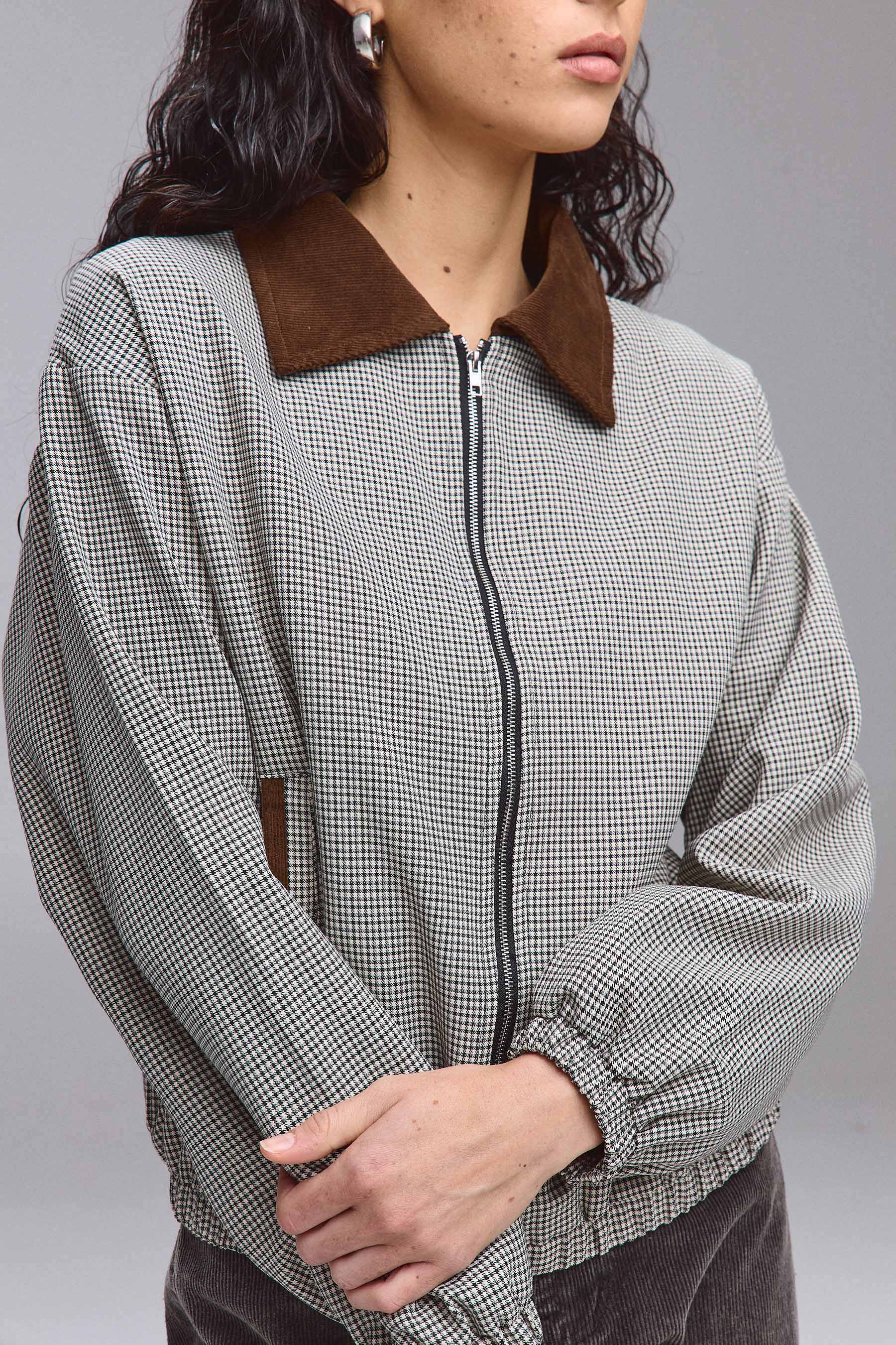 ג'קט משבצות עם צווארון קורדרוי