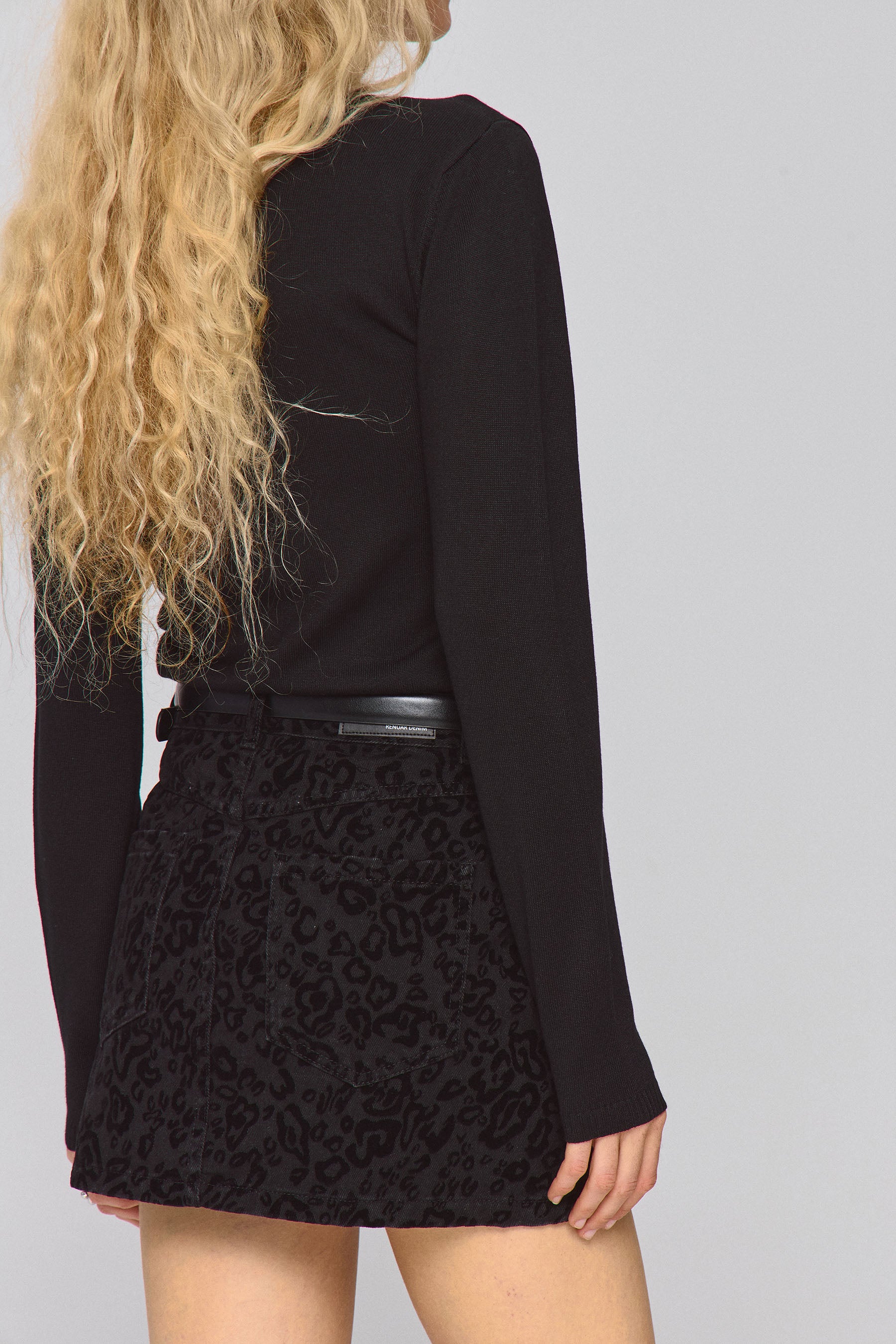 חצאית קטיפה מנומרת