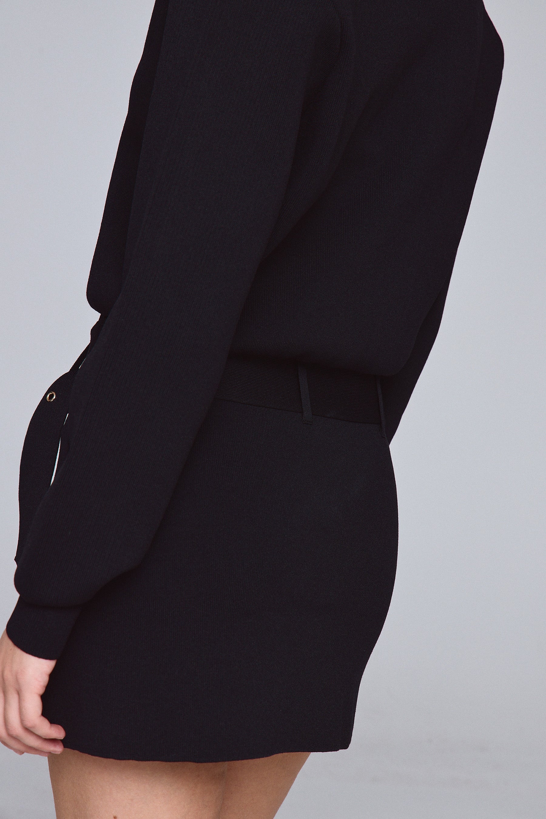 חצאית סריג עם חגורה