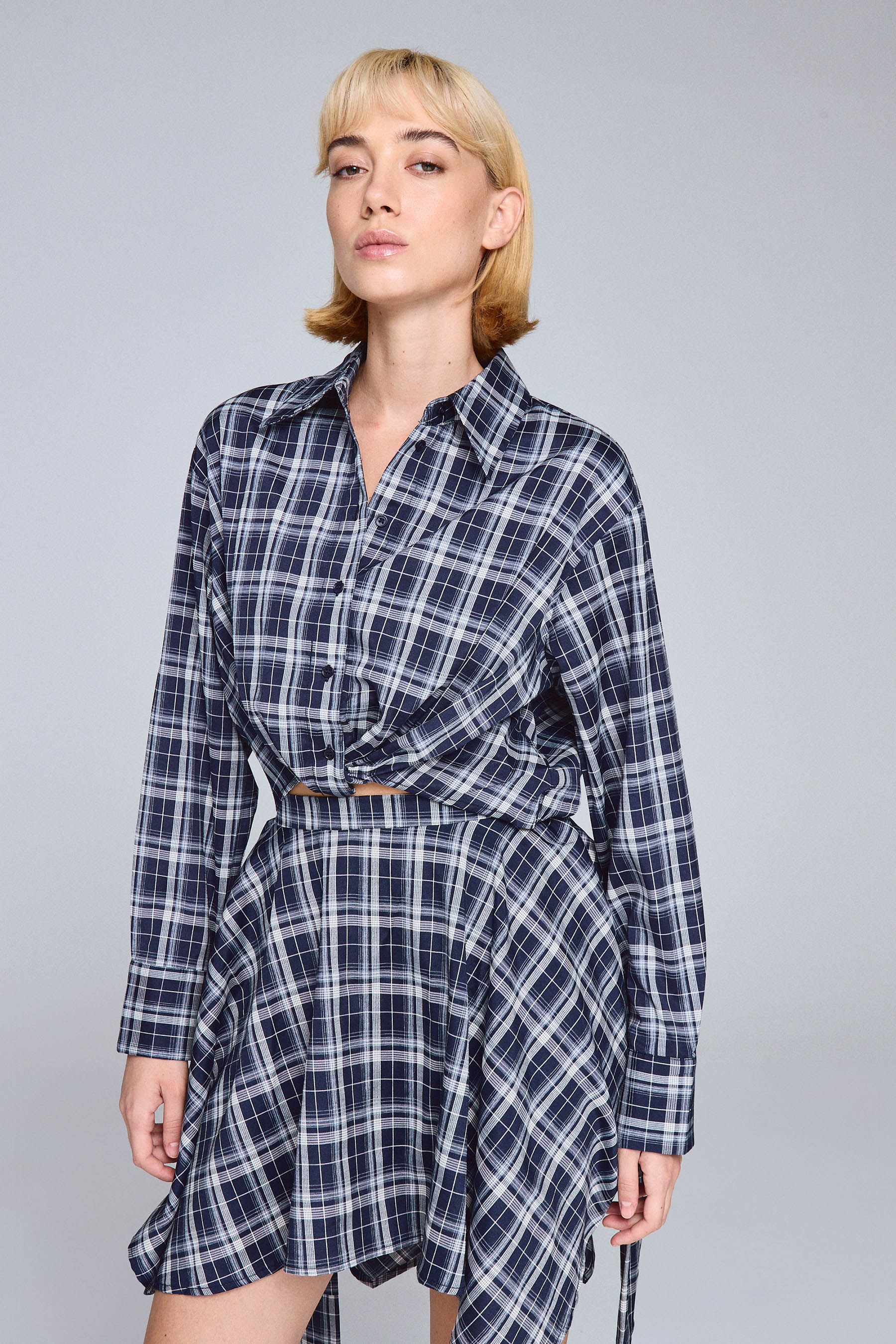 חולצה משובצת סיבוב