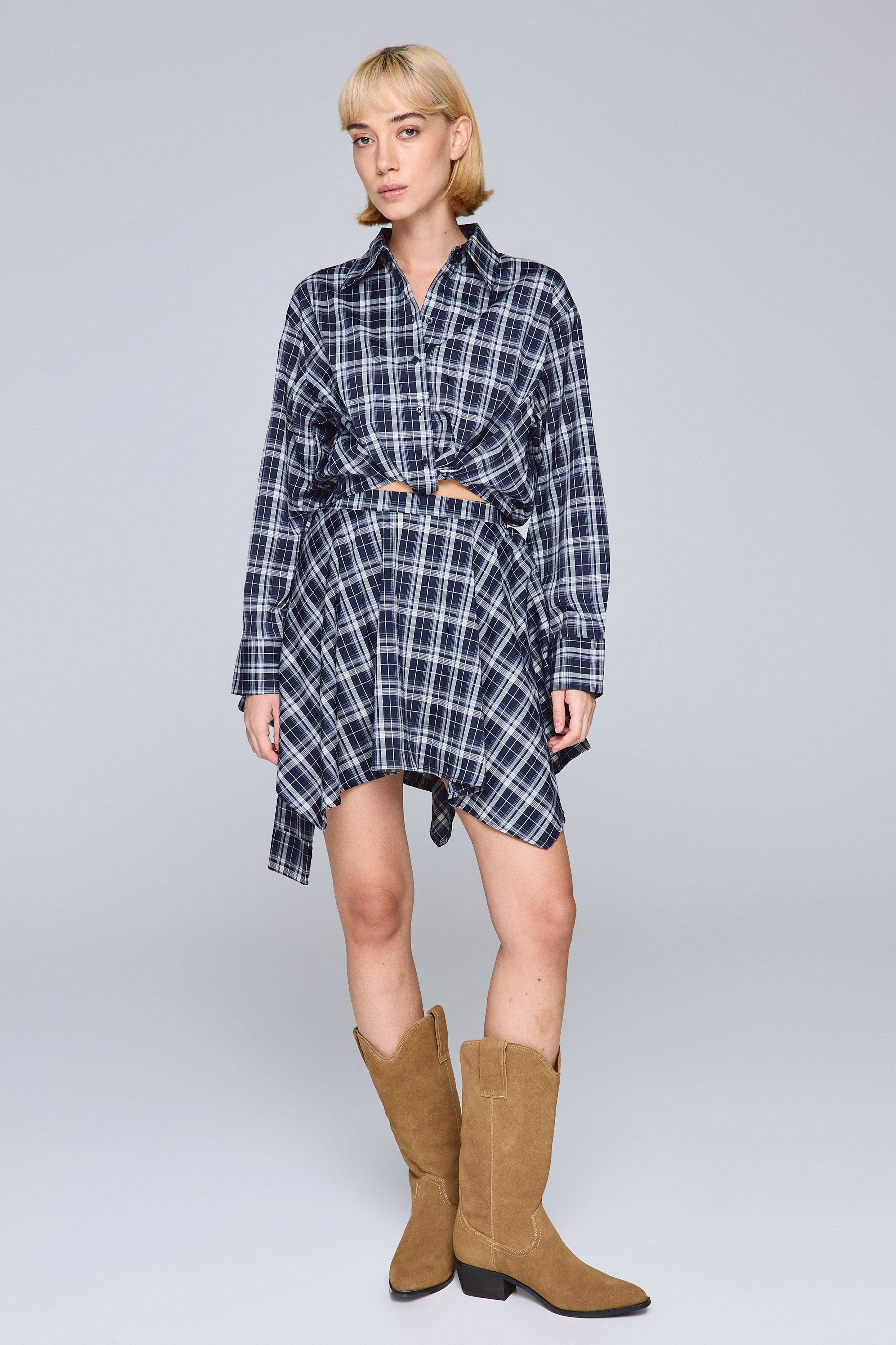 חולצה משובצת סיבוב