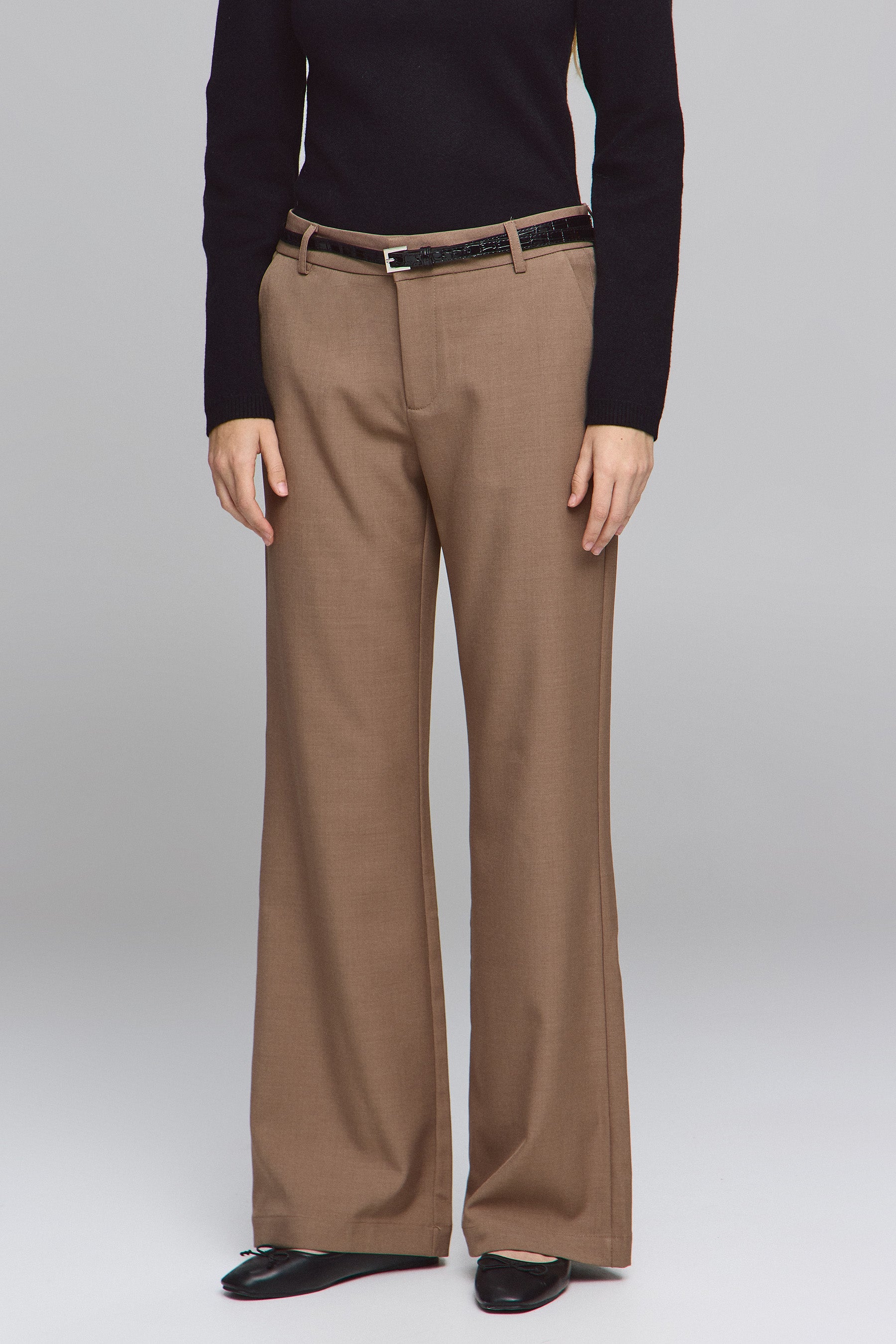 מכנסיים מחוייטים עם חגורה סט