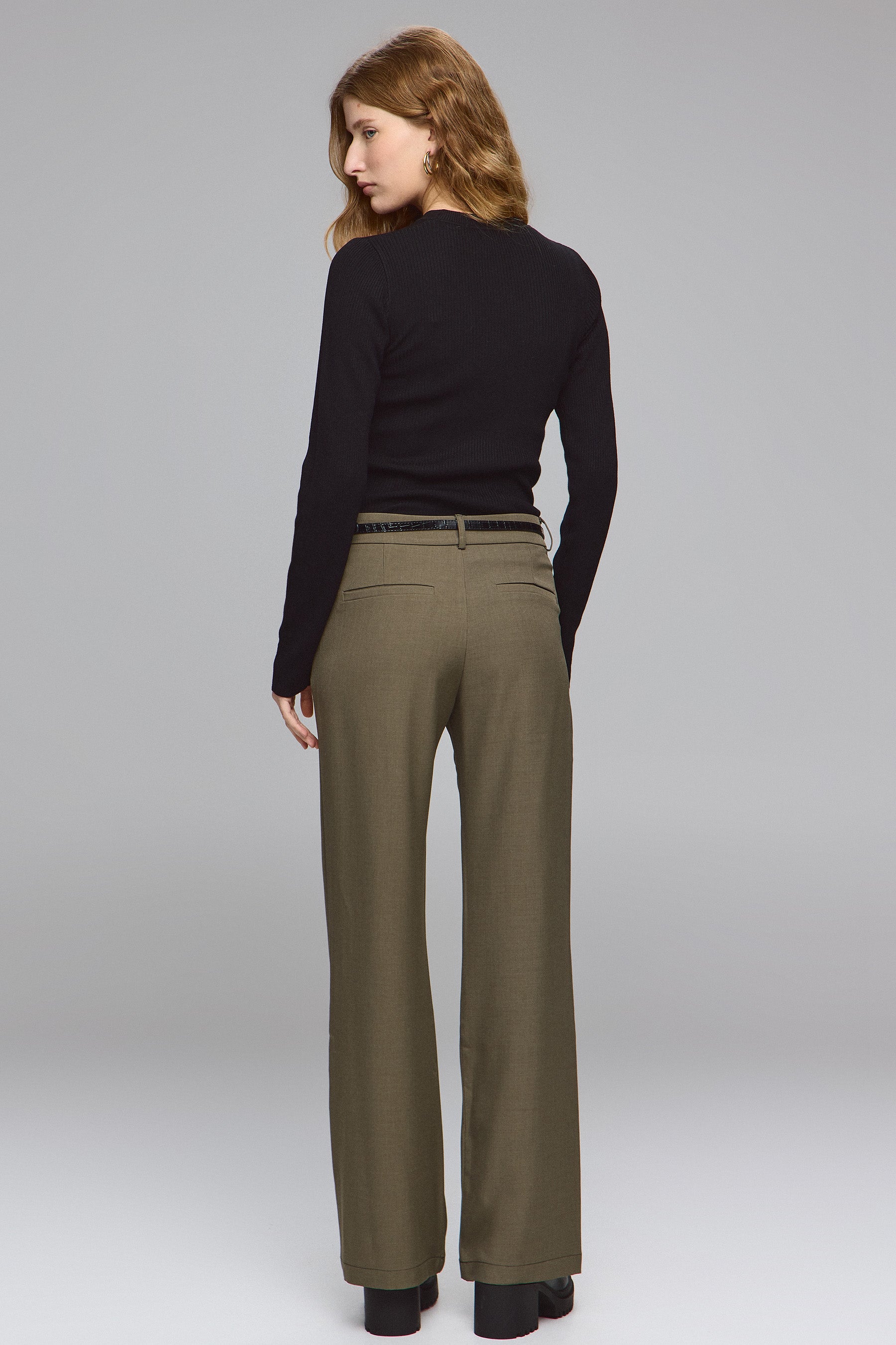 מכנסיים מחוייטים עם חגורה סט