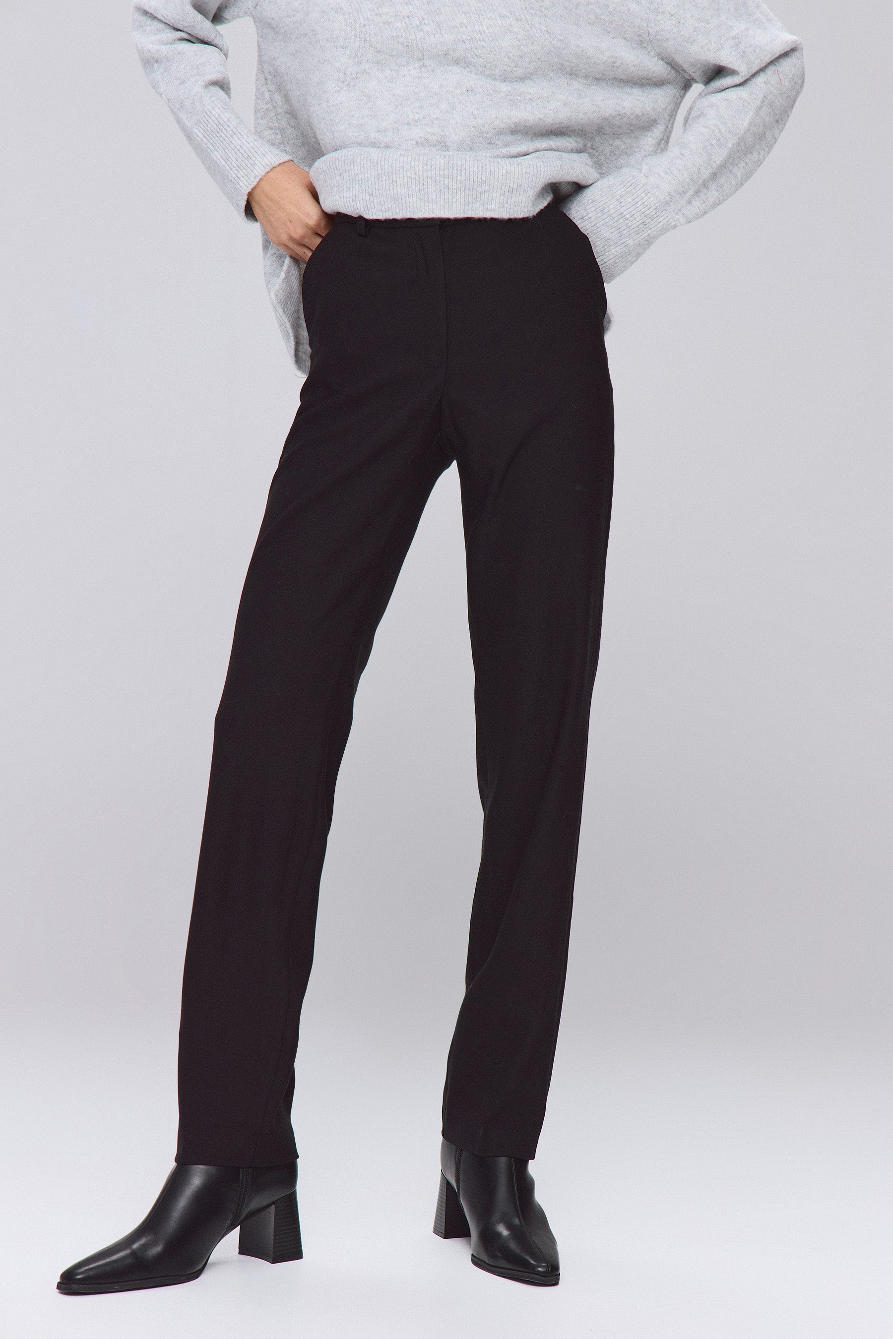 מכנסיים עם חגורה פנימית