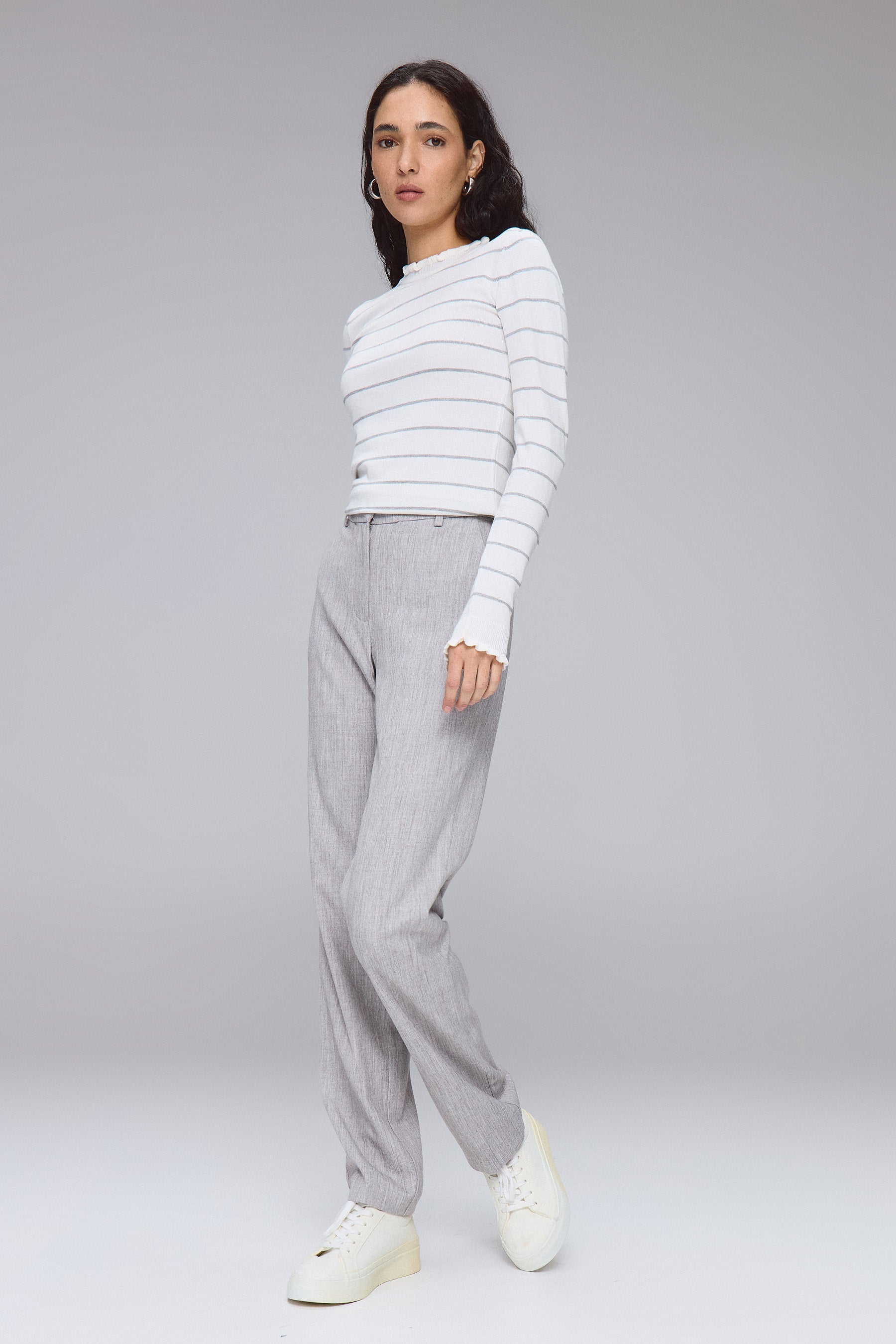 מכנסיים עם חגורה פנימית