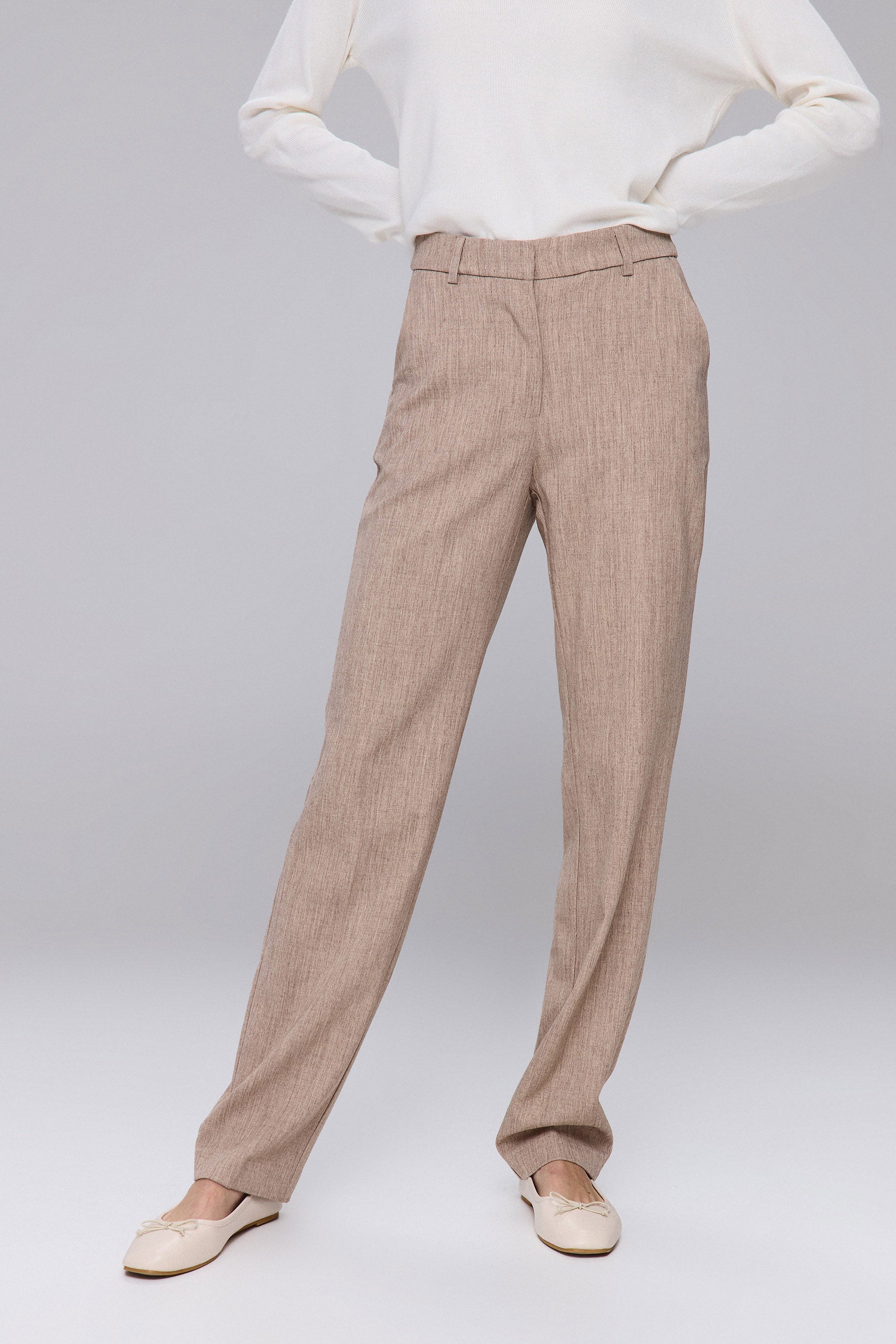 מכנסיים עם חגורה פנימית