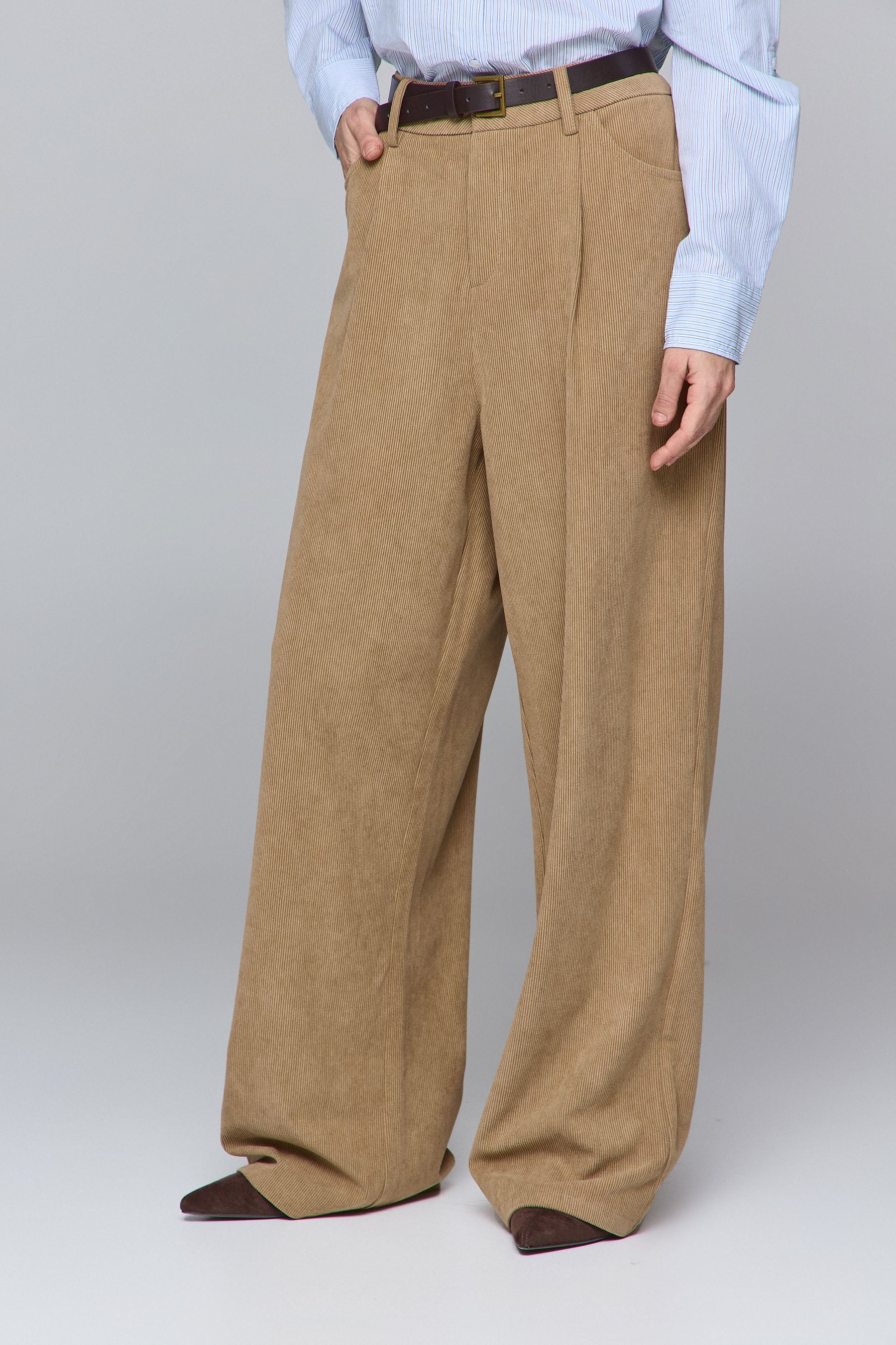 מכנס קורדרוי עם חגורה