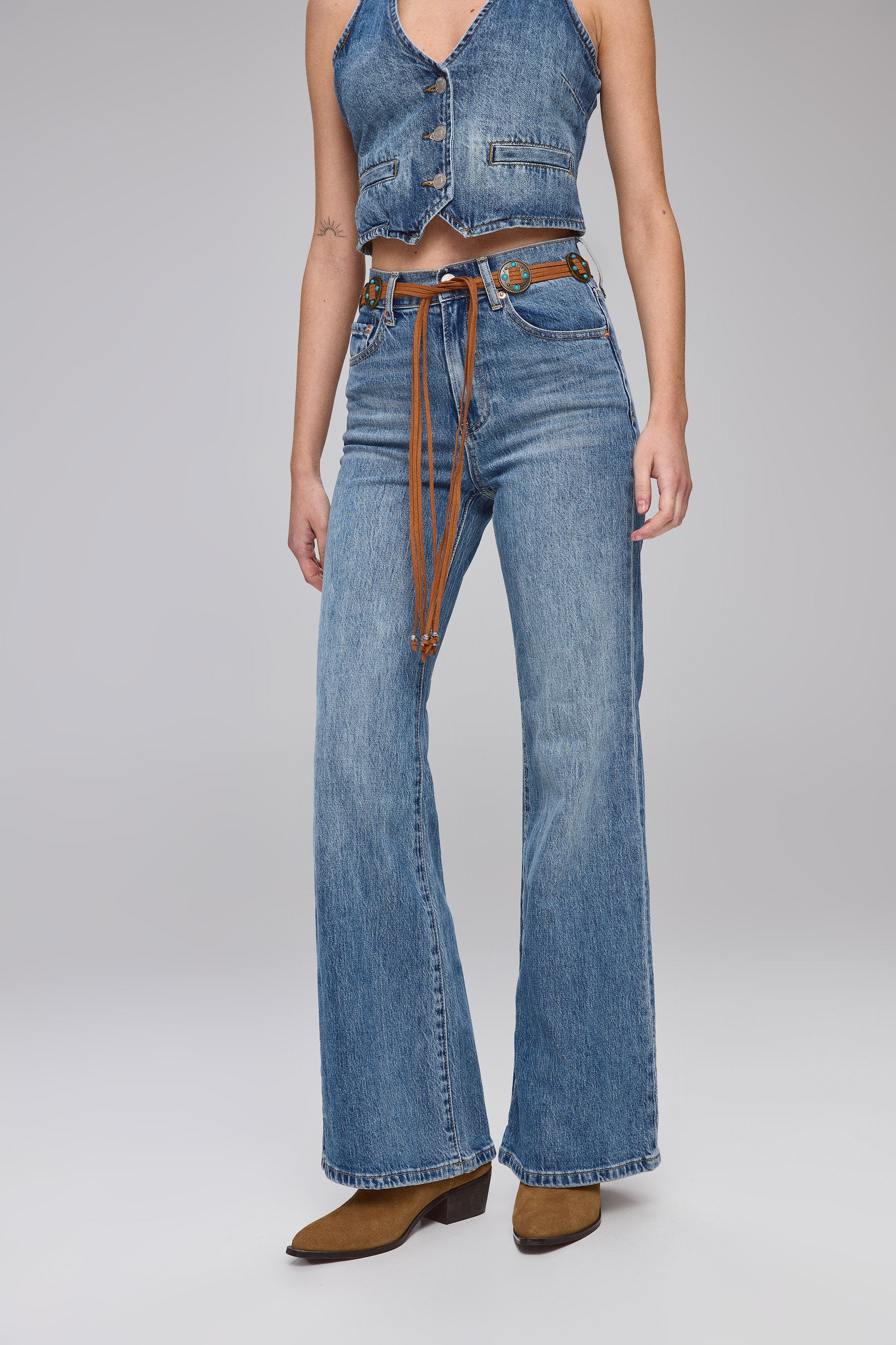 ג'ינס בוטקאט