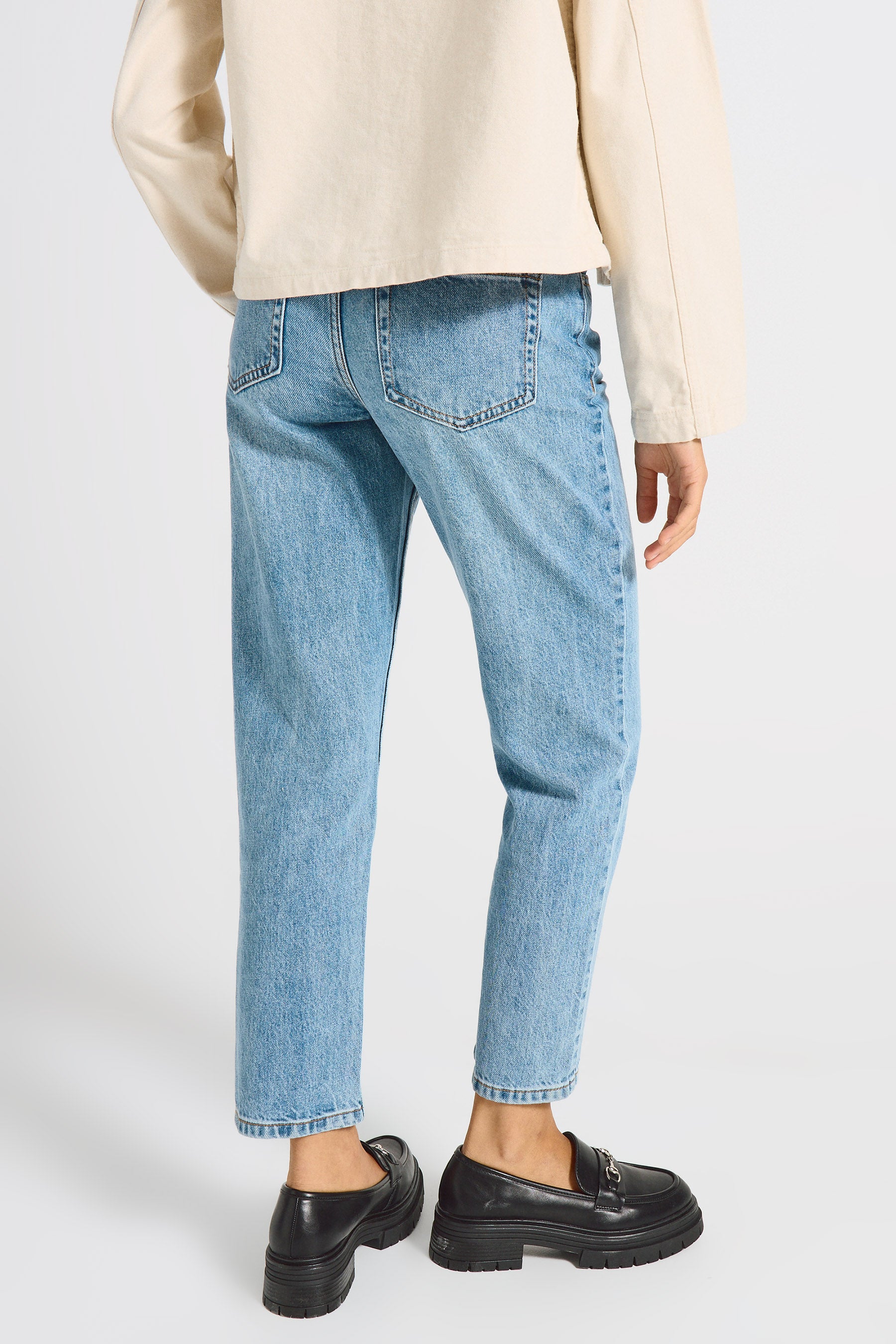 ג'ינס מאם נילי