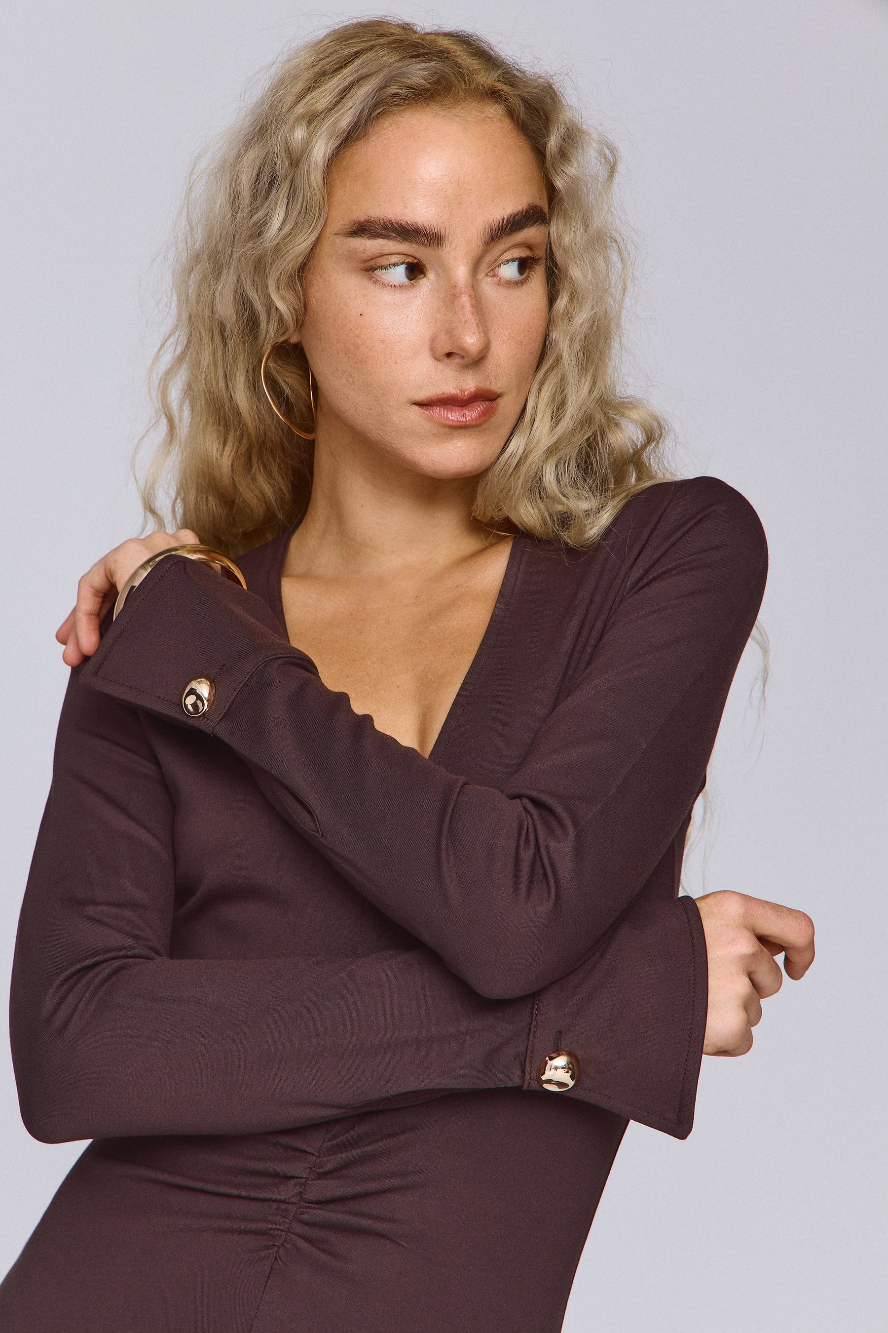 שמלת מקסי מפתח וי