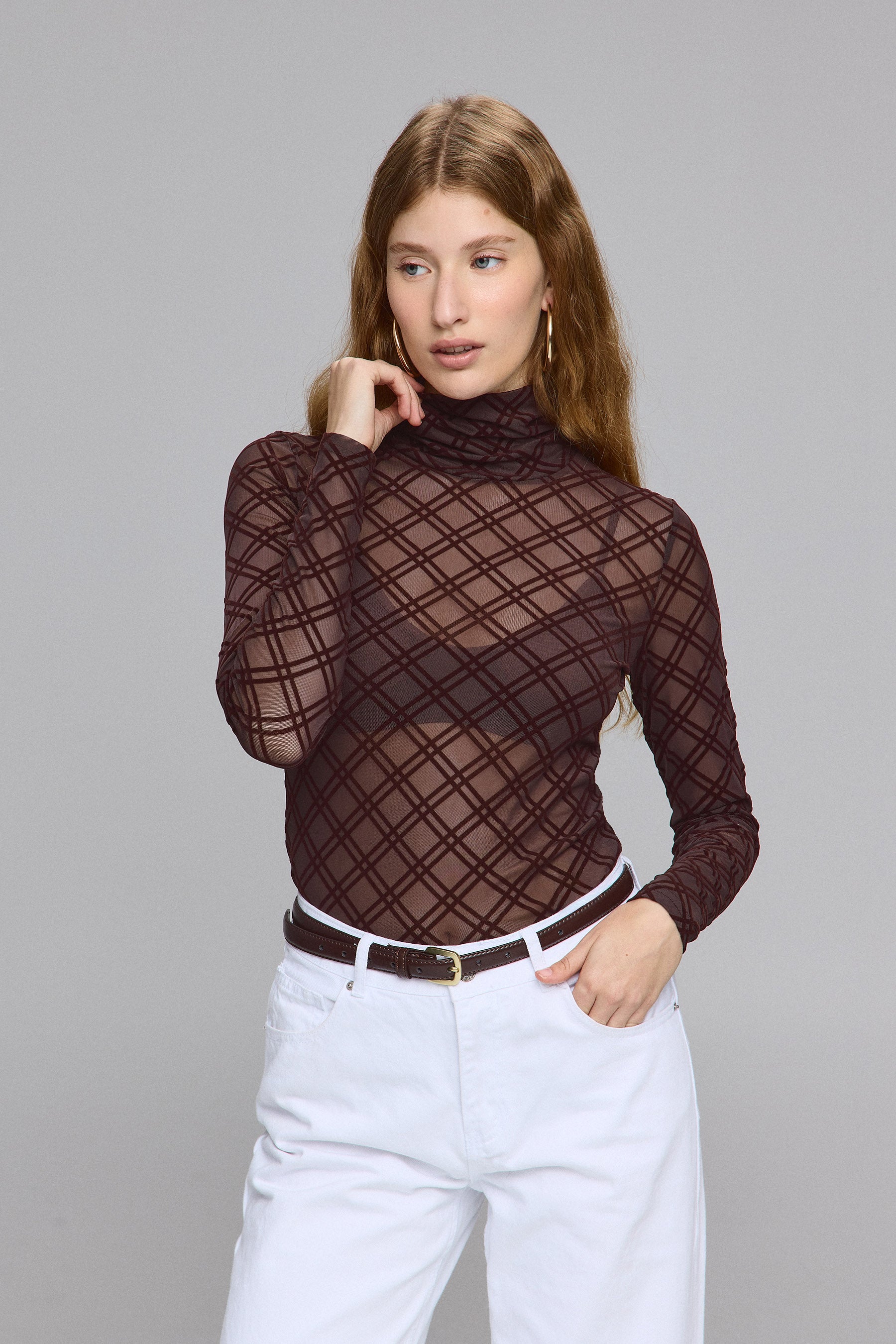 חולצת נויה רזיל