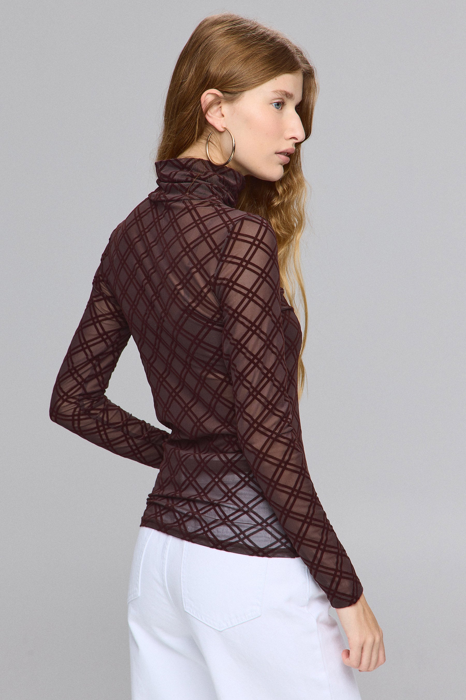 חולצת נויה רזיל