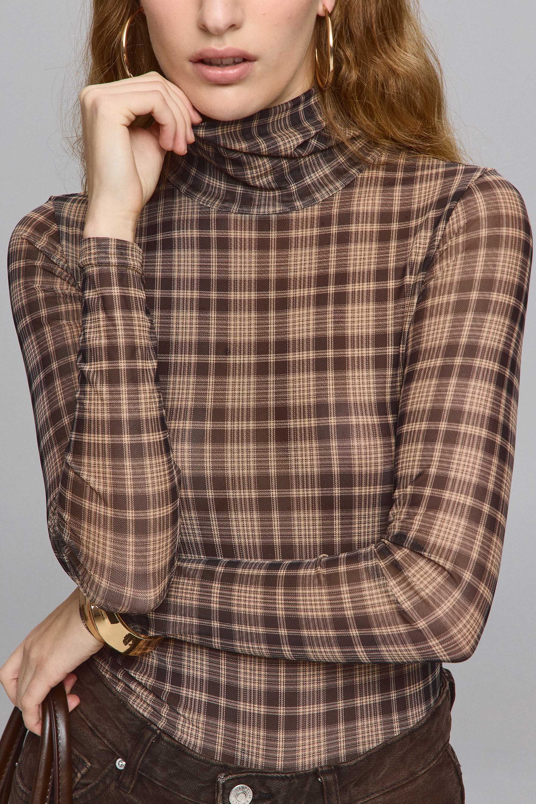 חולצת נויה רזיל