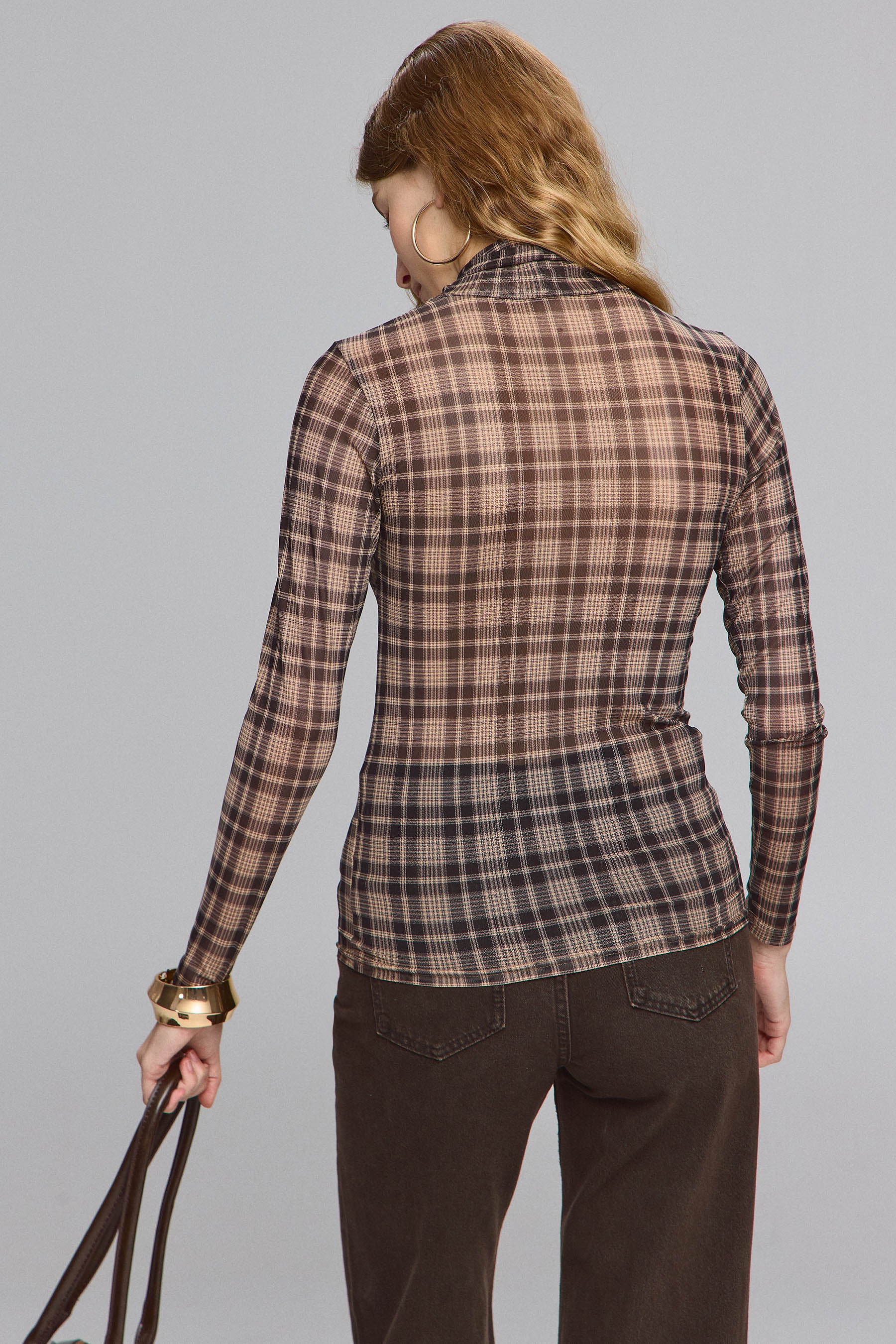 חולצת נויה רזיל